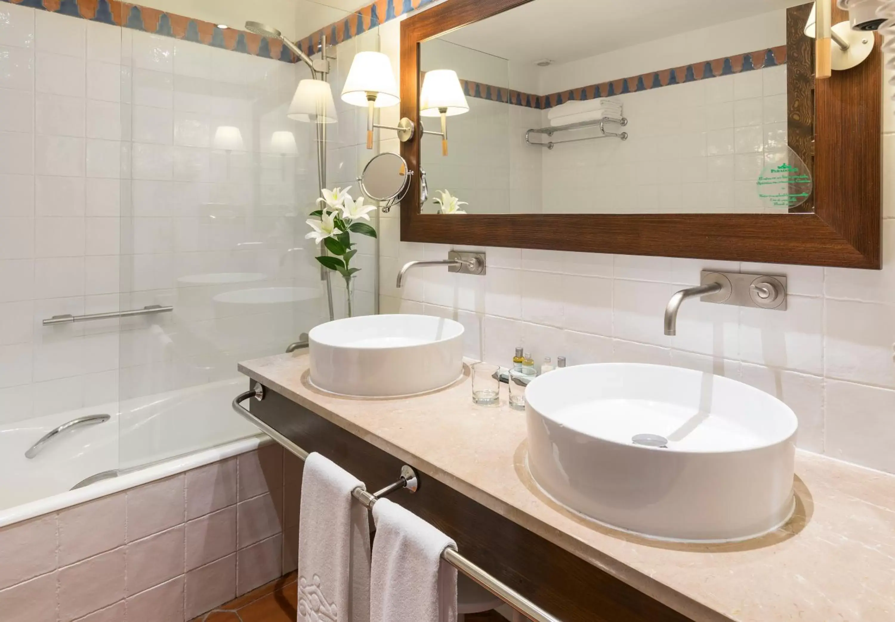 Bathroom in Parador de Jarandilla de la Vera