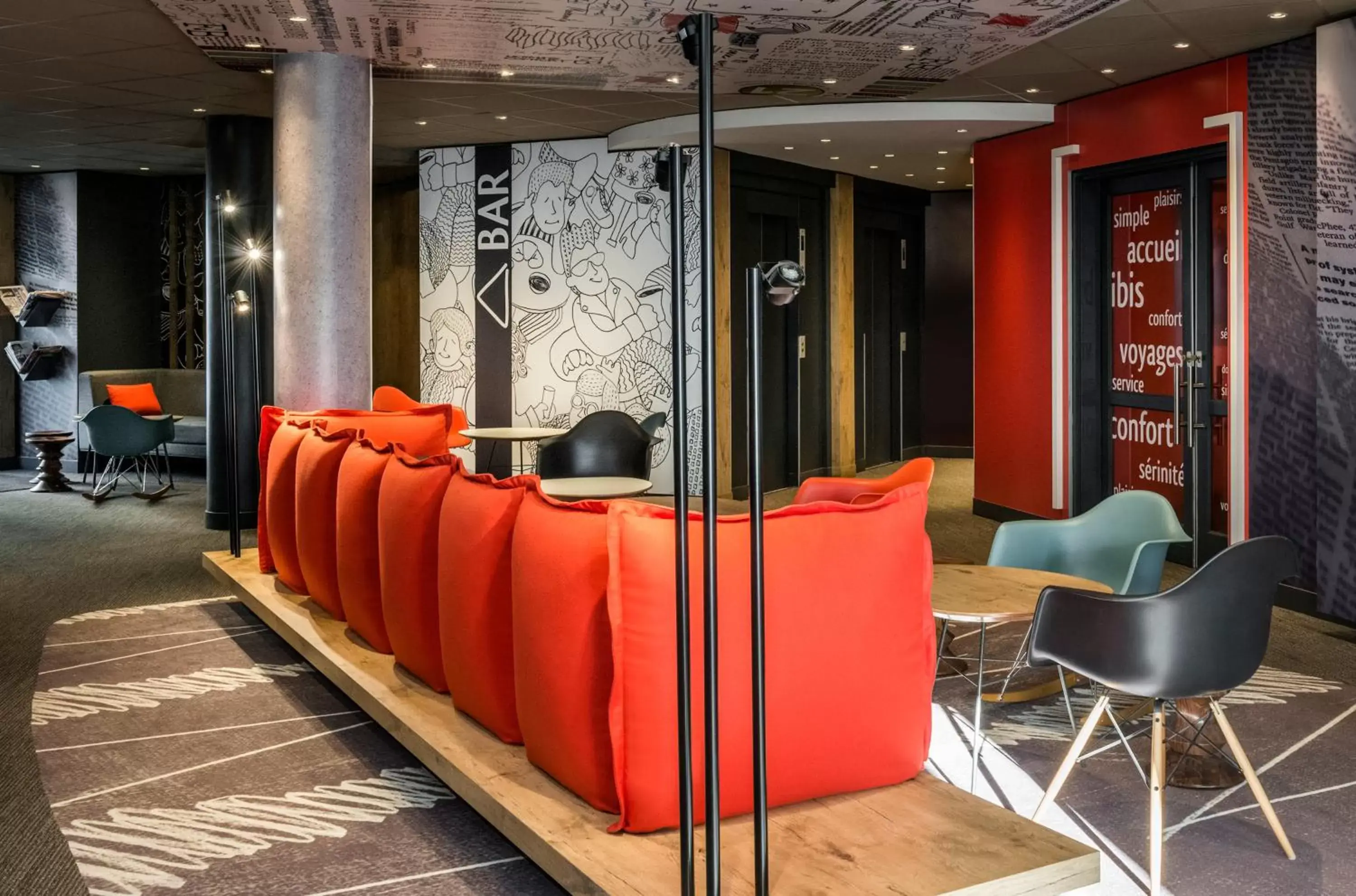 Lobby or reception in ibis Paris La Defense Courbevoie Lobby or reception in ibis Paris La Defense Courbevoie