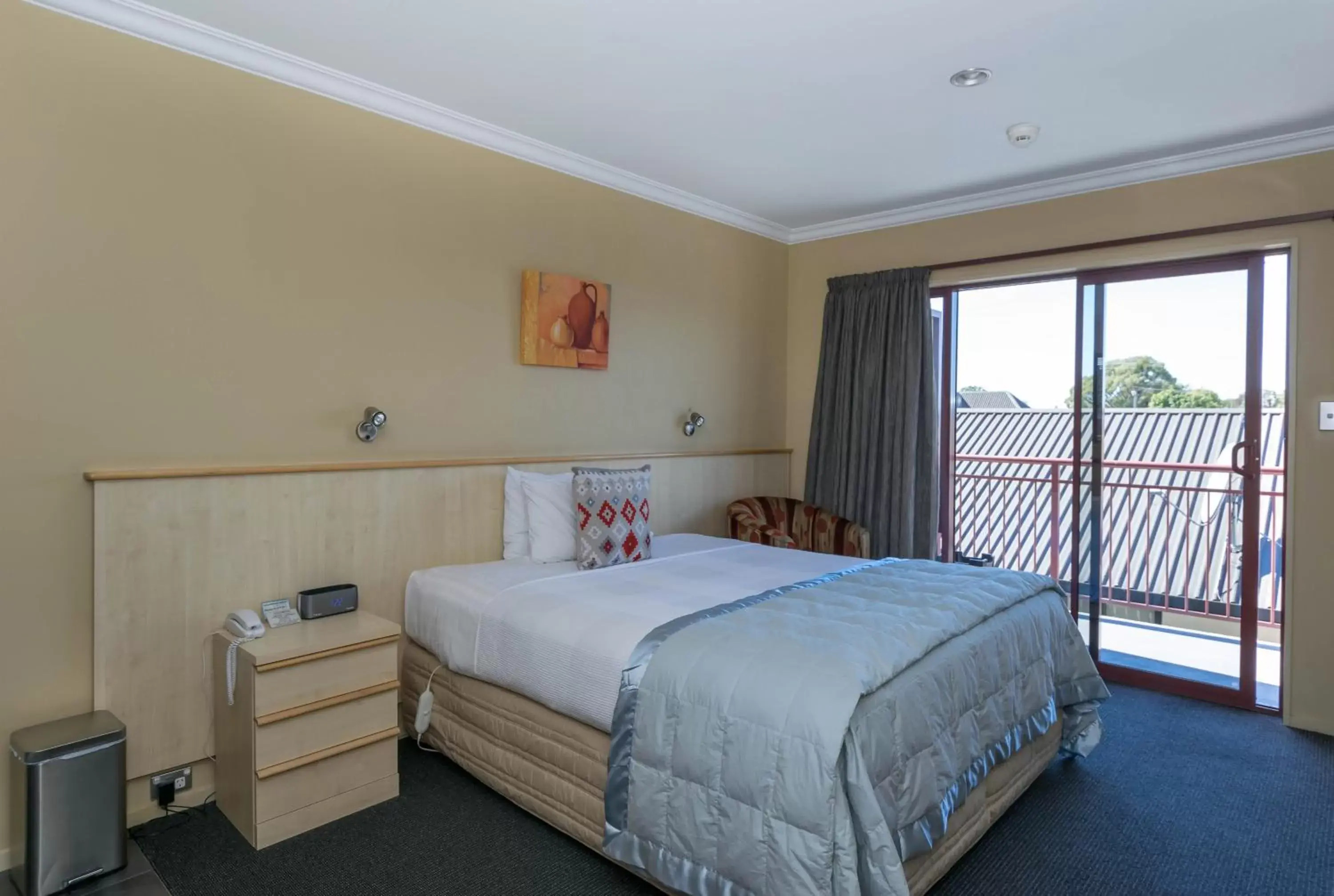 Photo of the whole room, Bed in Blenheim Spa Motor Lodge