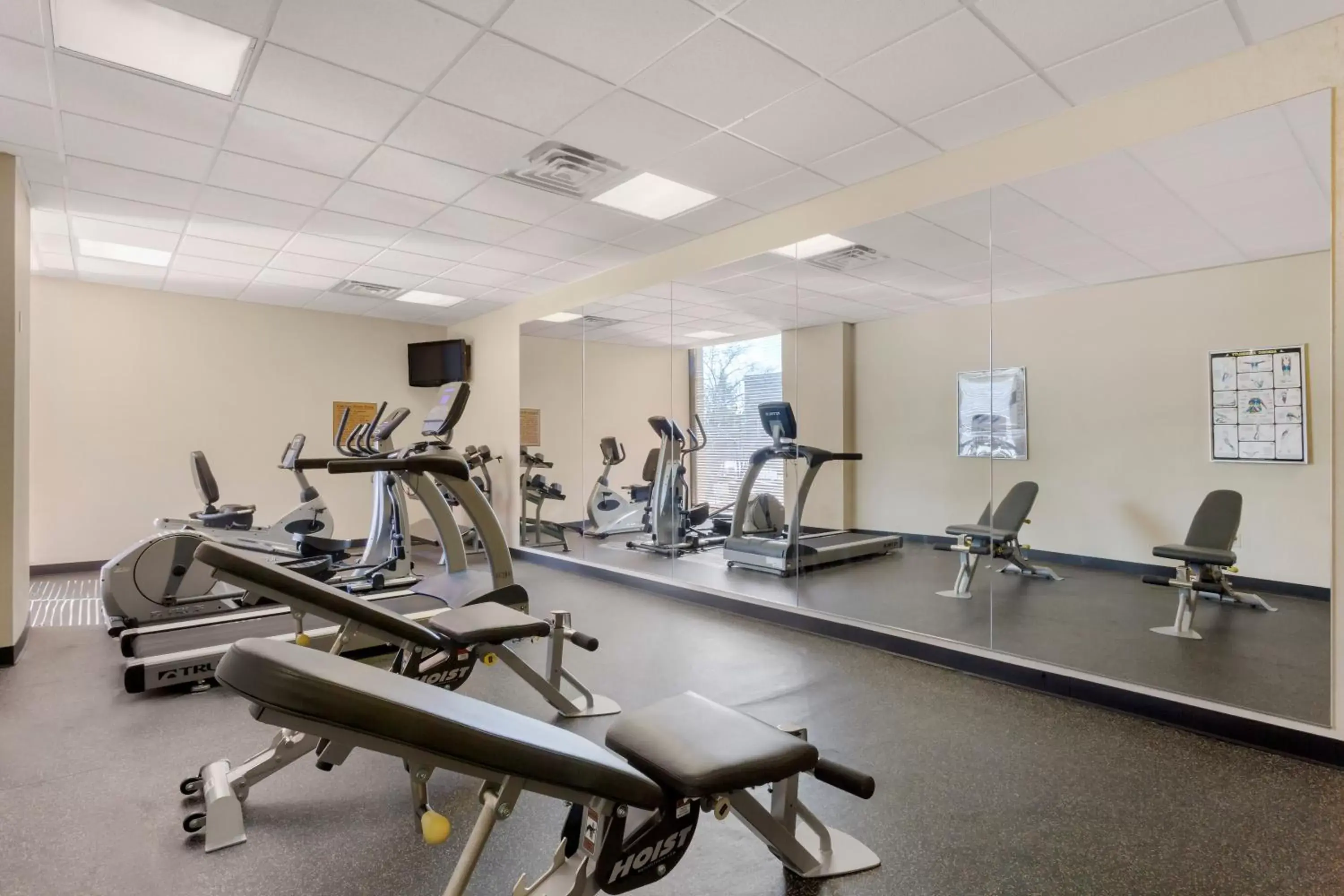 Fitness centre/facilities, Fitness Center/Facilities in The Capitol Hotel, Ascend Hotel Collection