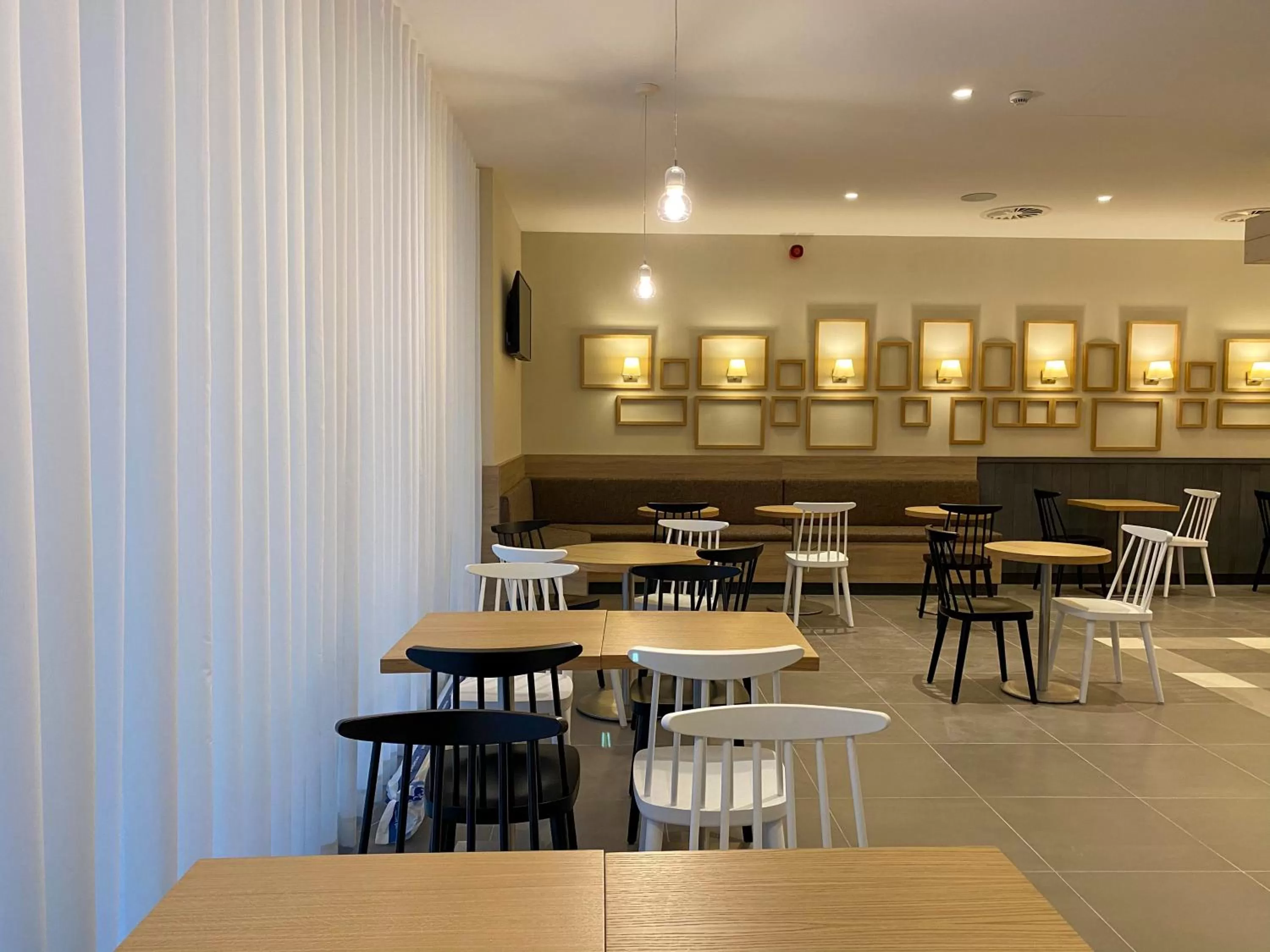 Lounge or bar in Flag Hotel Caldas da Rainha