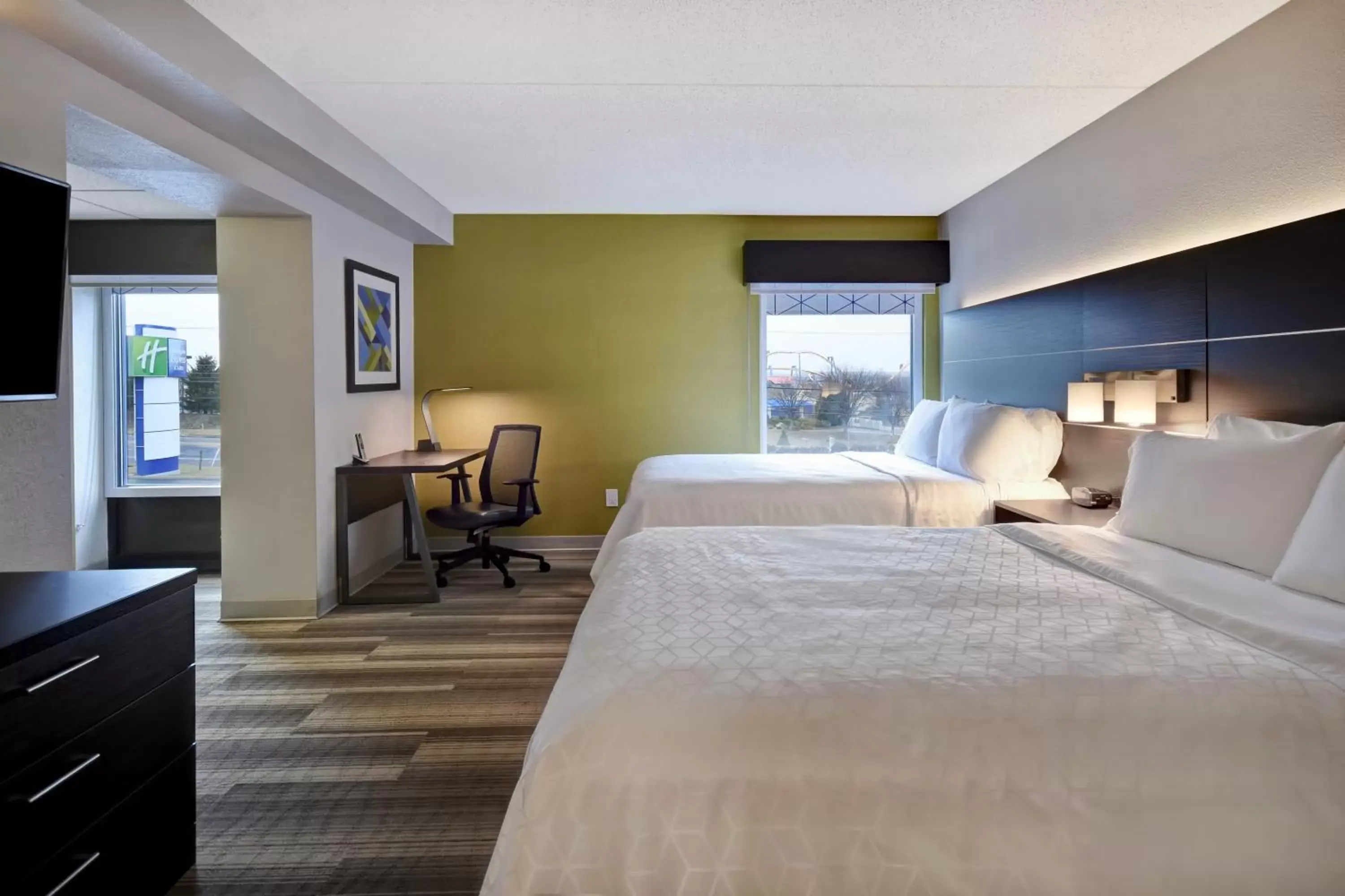 Photo of the whole room in Holiday Inn Express & Suites Allentown-Dorney Park Area, an IHG Hotel