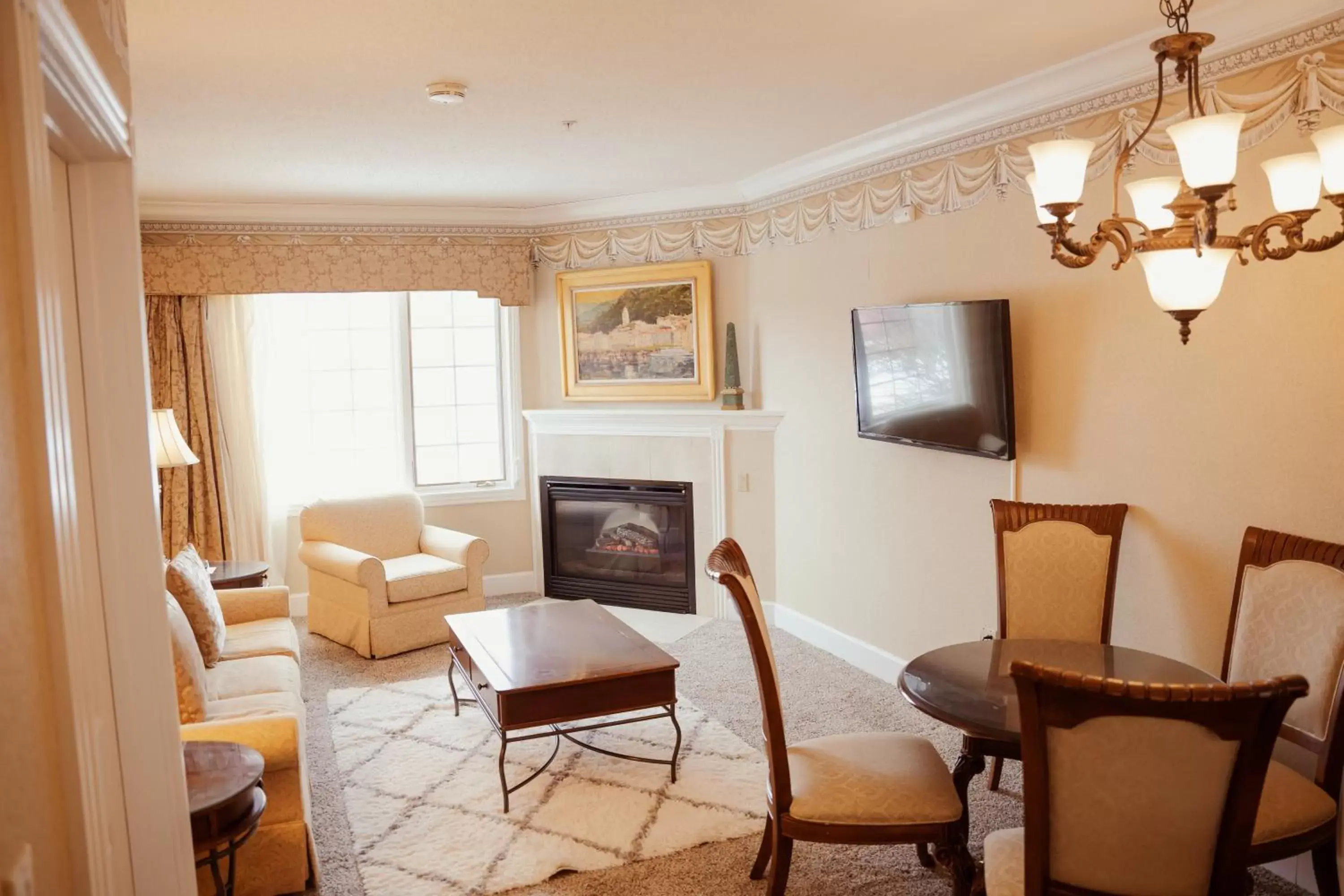 TV and multimedia, Seating Area in Phoenix Inn Resort