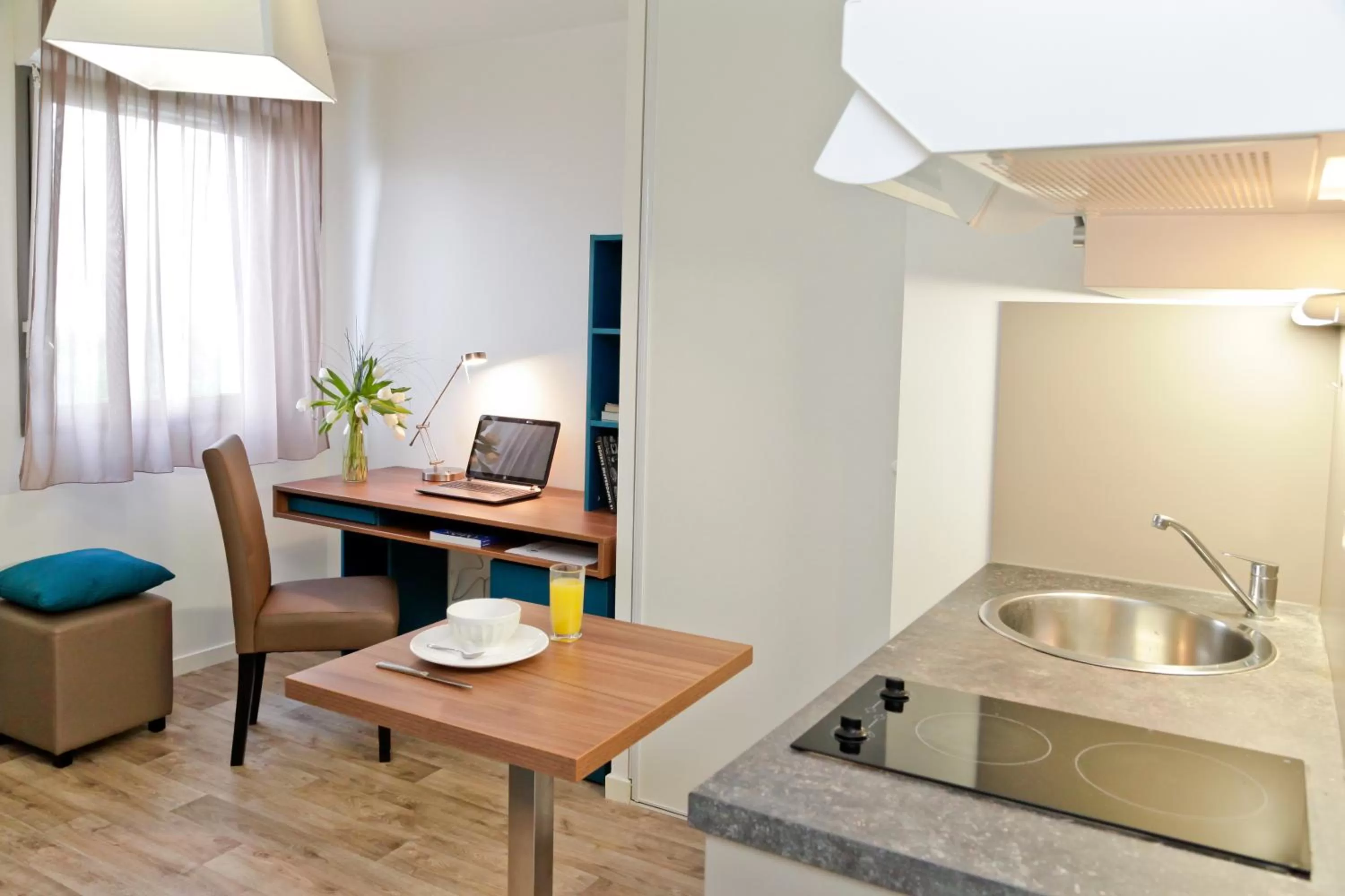 Kitchen or kitchenette in Appart Hotel Odalys City Amiens Blamont