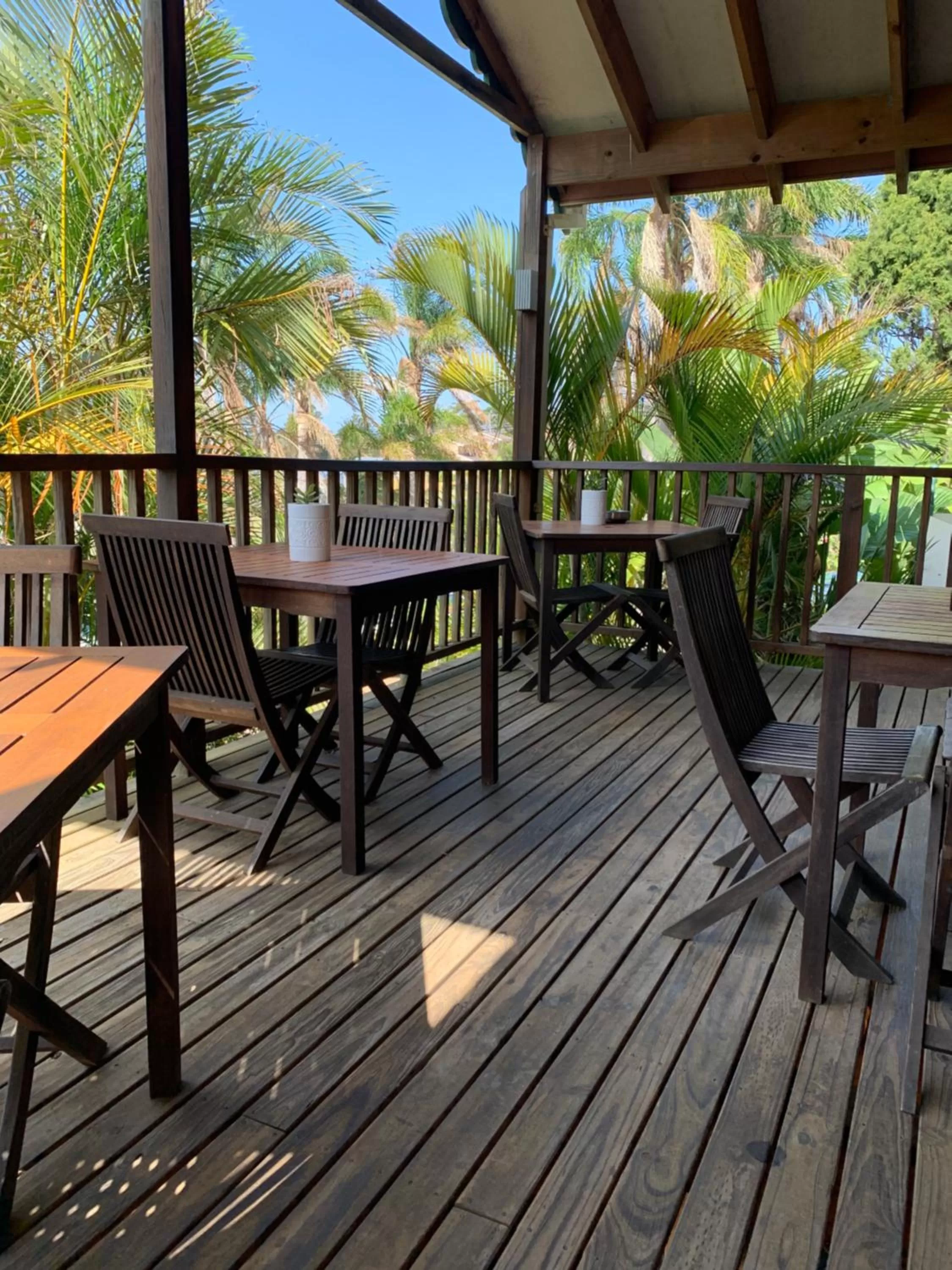 Balcony/Terrace in Oasis Inn Ulladulla - Welcoming Guests 18 Years and Older