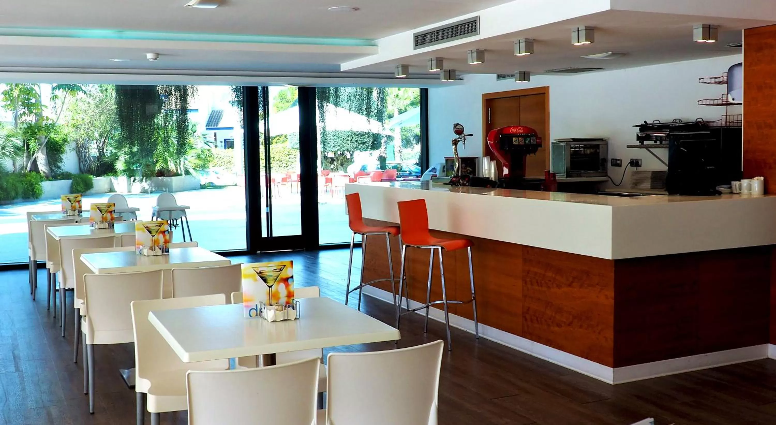 Food and drinks in Hotel Deloix 4* Sup