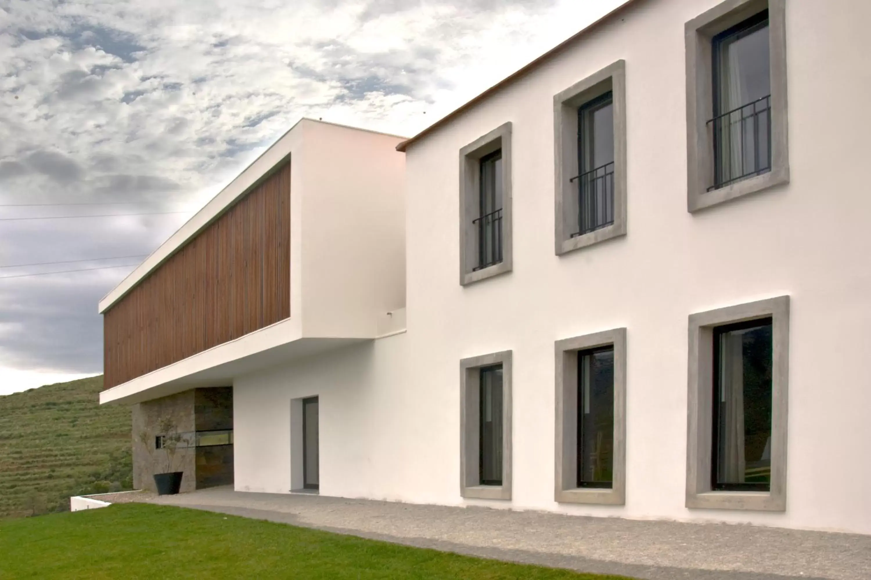 Facade/entrance, Property Building in Quinta De Casaldronho Wine Hotel