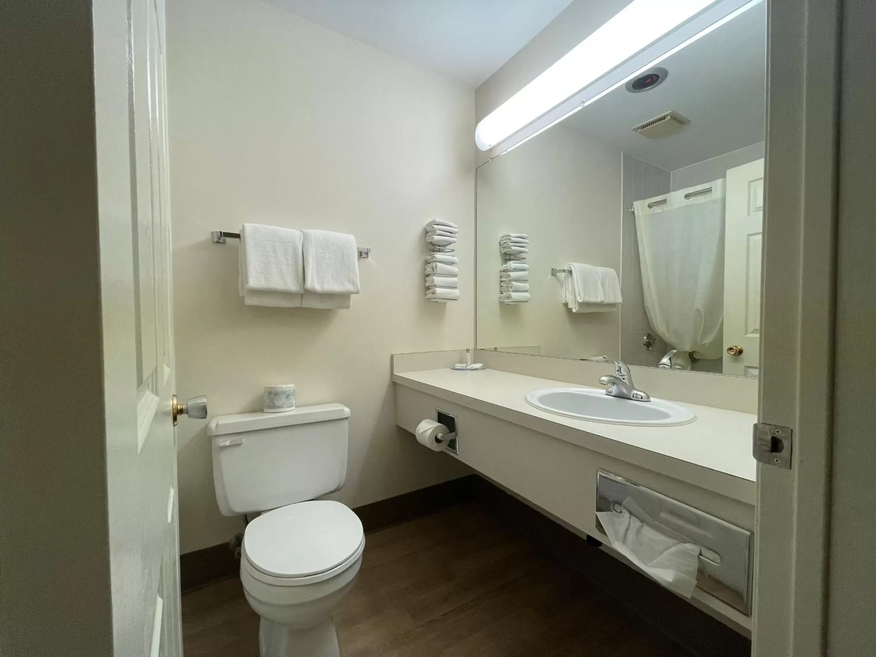 Bathroom in Travelodge by Wyndham Fort St John