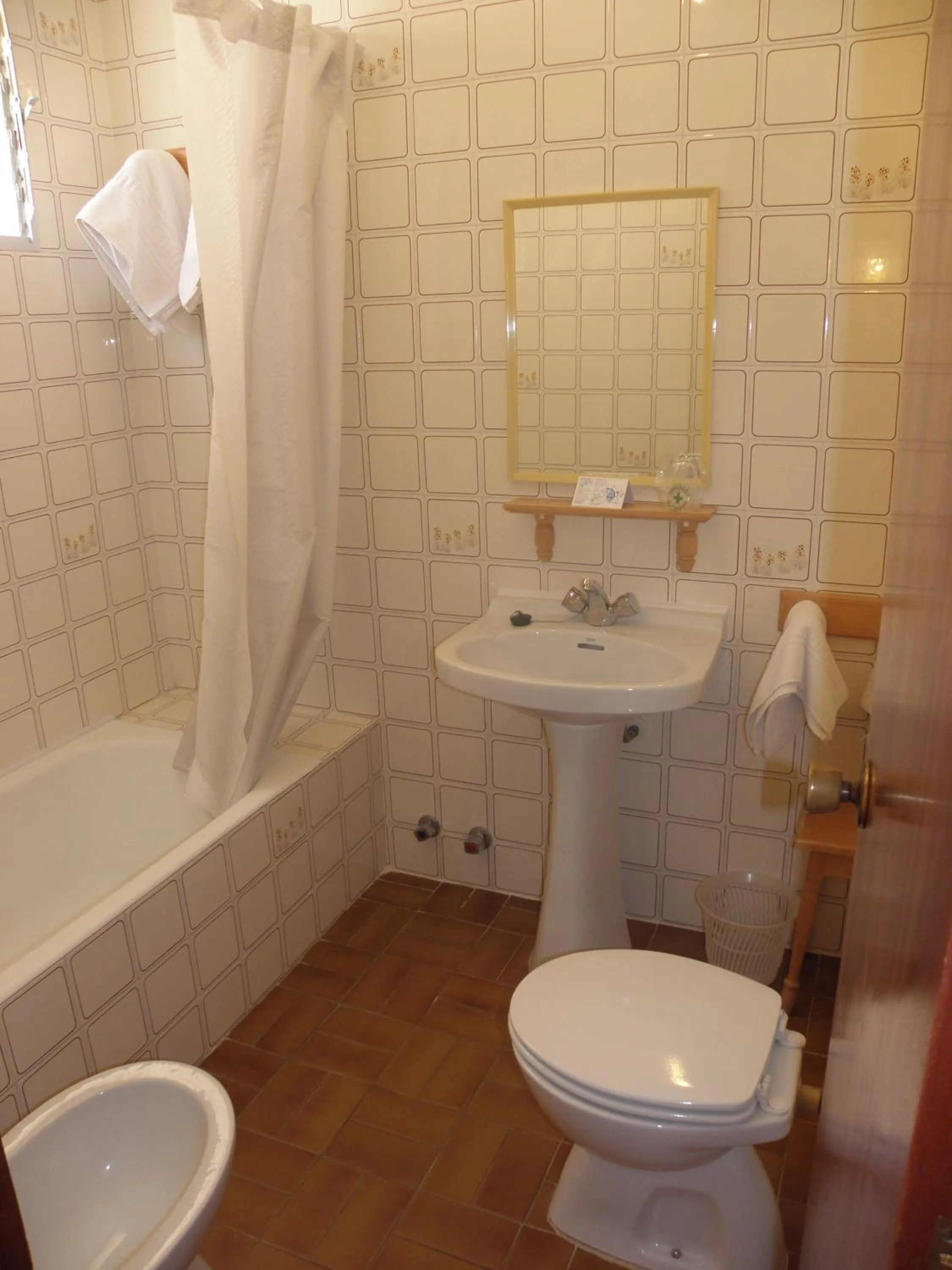 Bathroom in Hotel Jardín