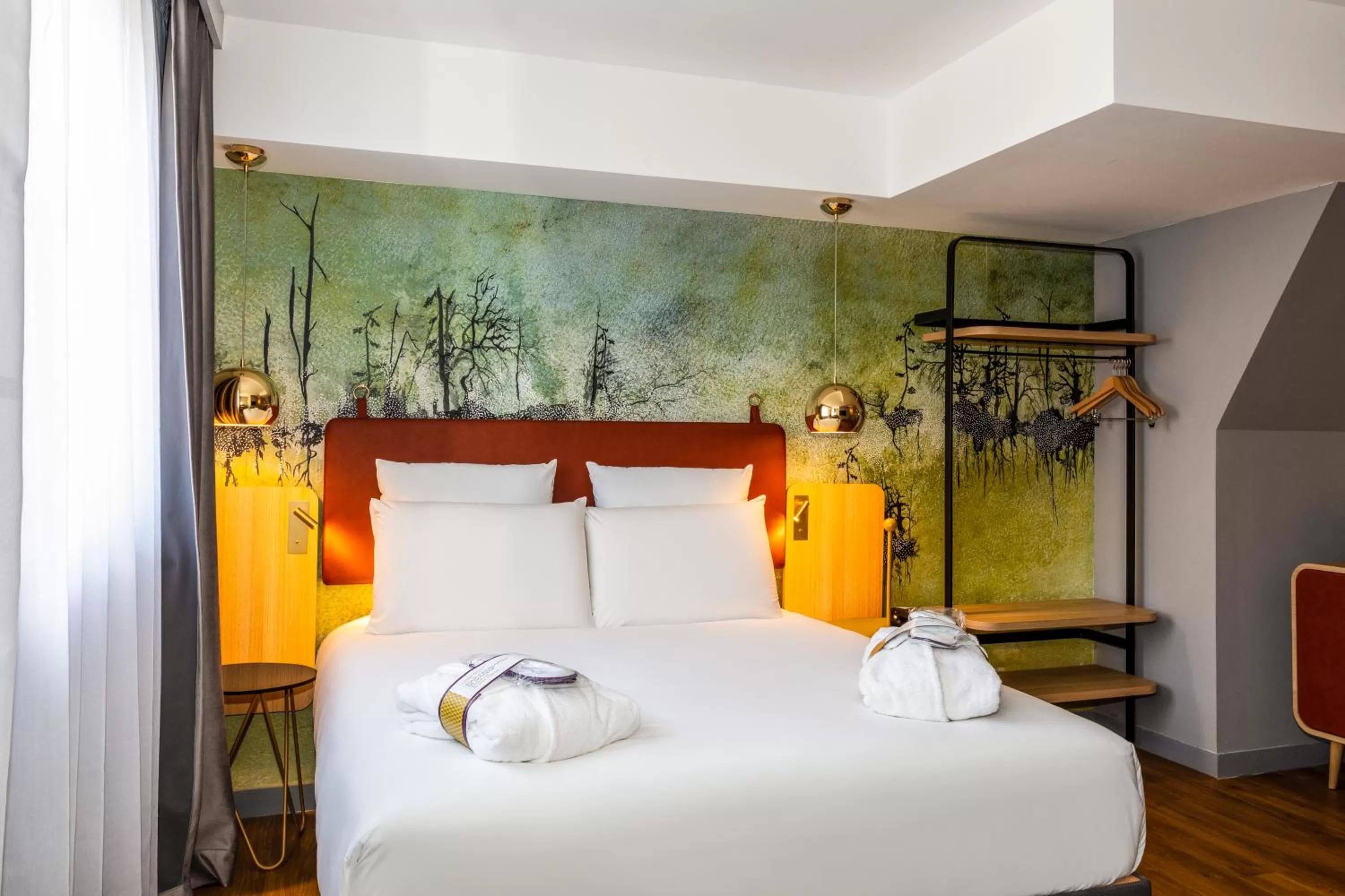 Bed in Mercure Saint Omer Centre Gare