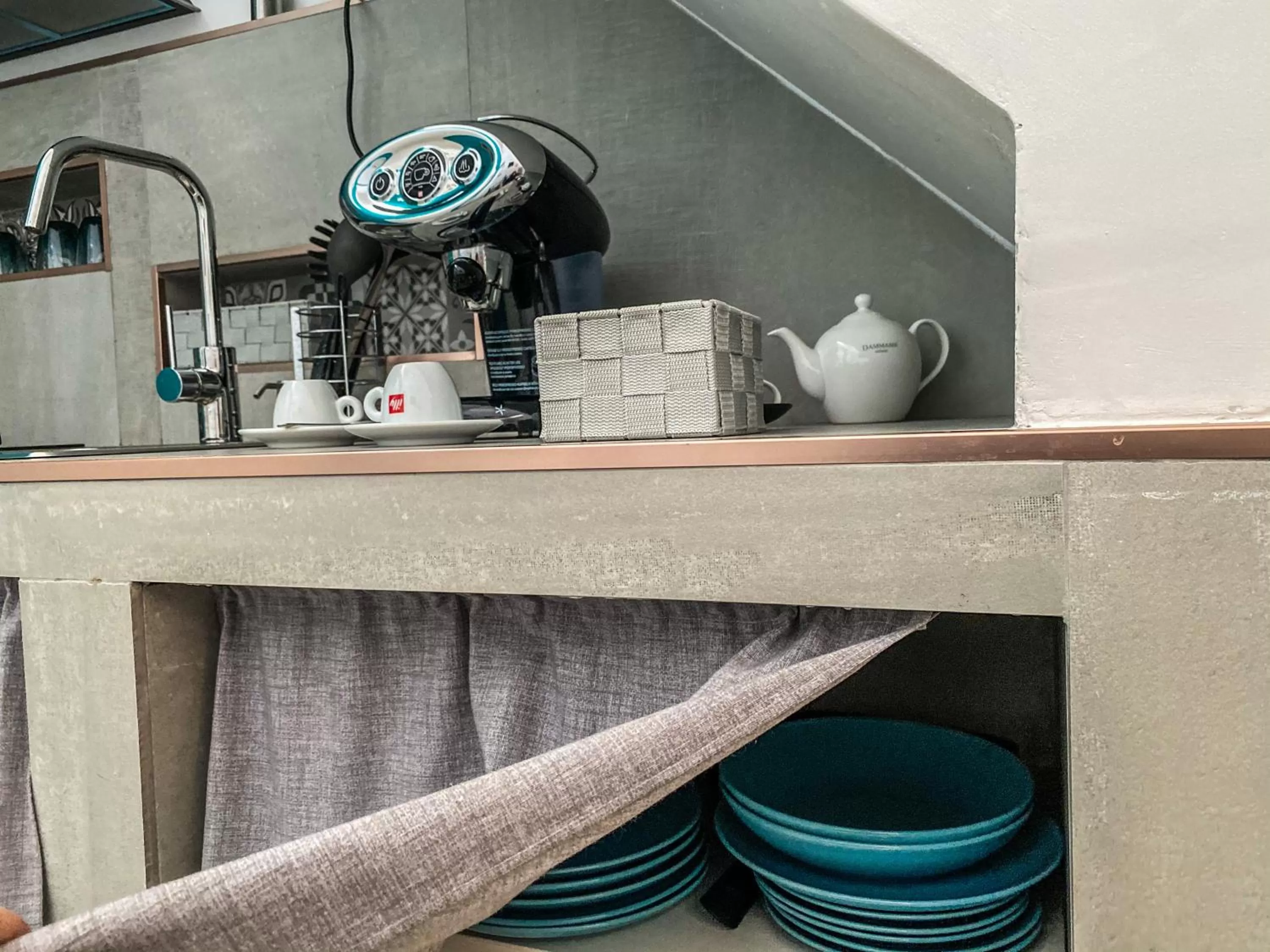 Kitchen or kitchenette, Bathroom in B&B Casa Diomede