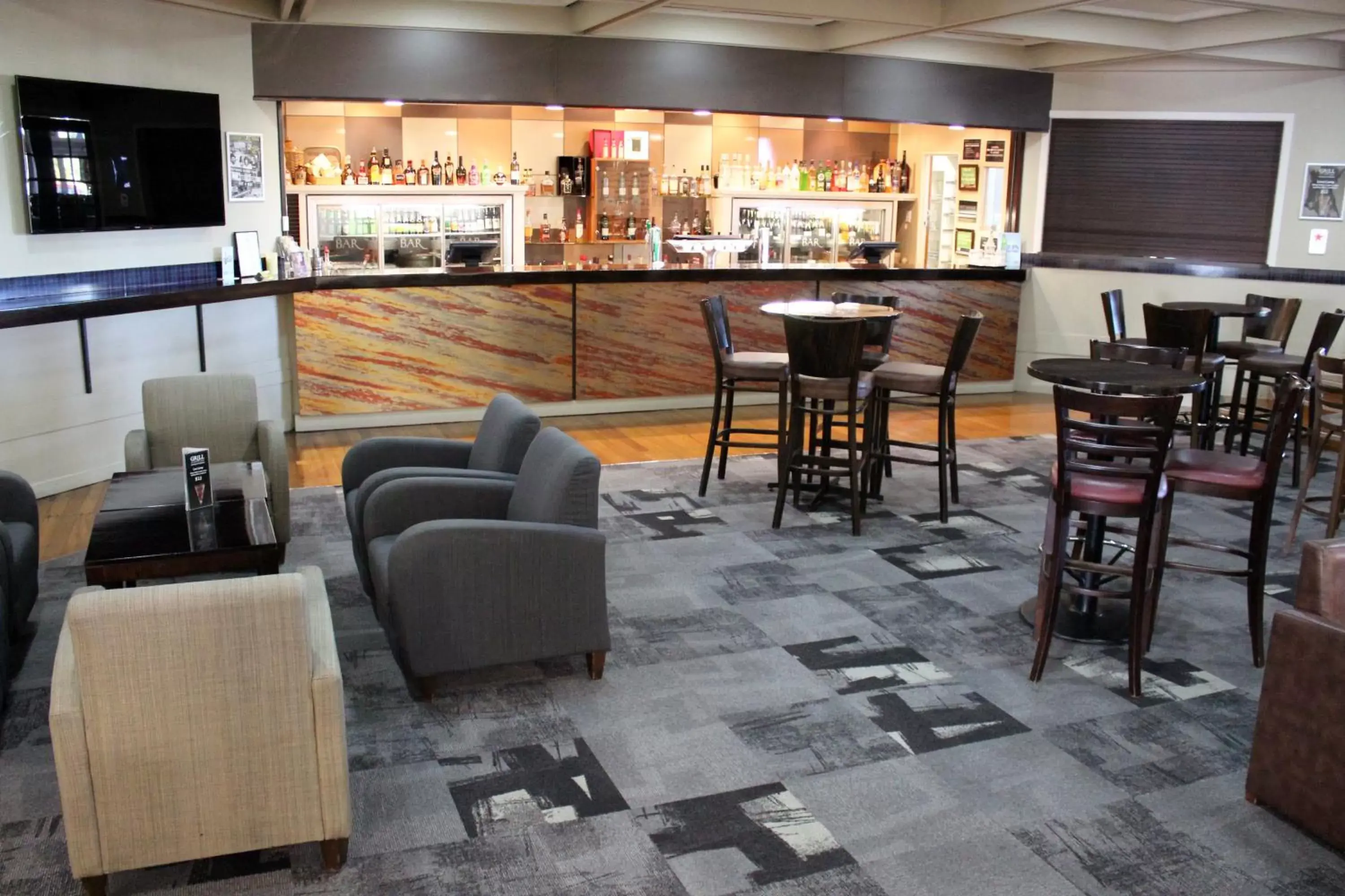 Lounge or bar in Copthorne Solway Park, Wairarapa Lounge or bar in Copthorne Solway Park, Wairarapa