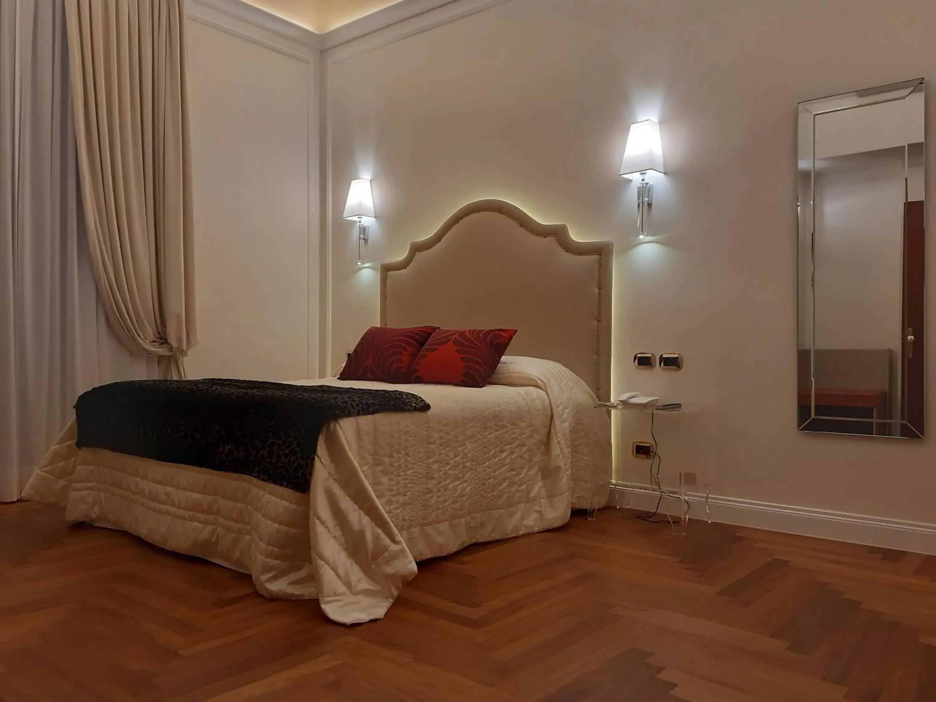 Bedroom, Bed in Hotel Puccini