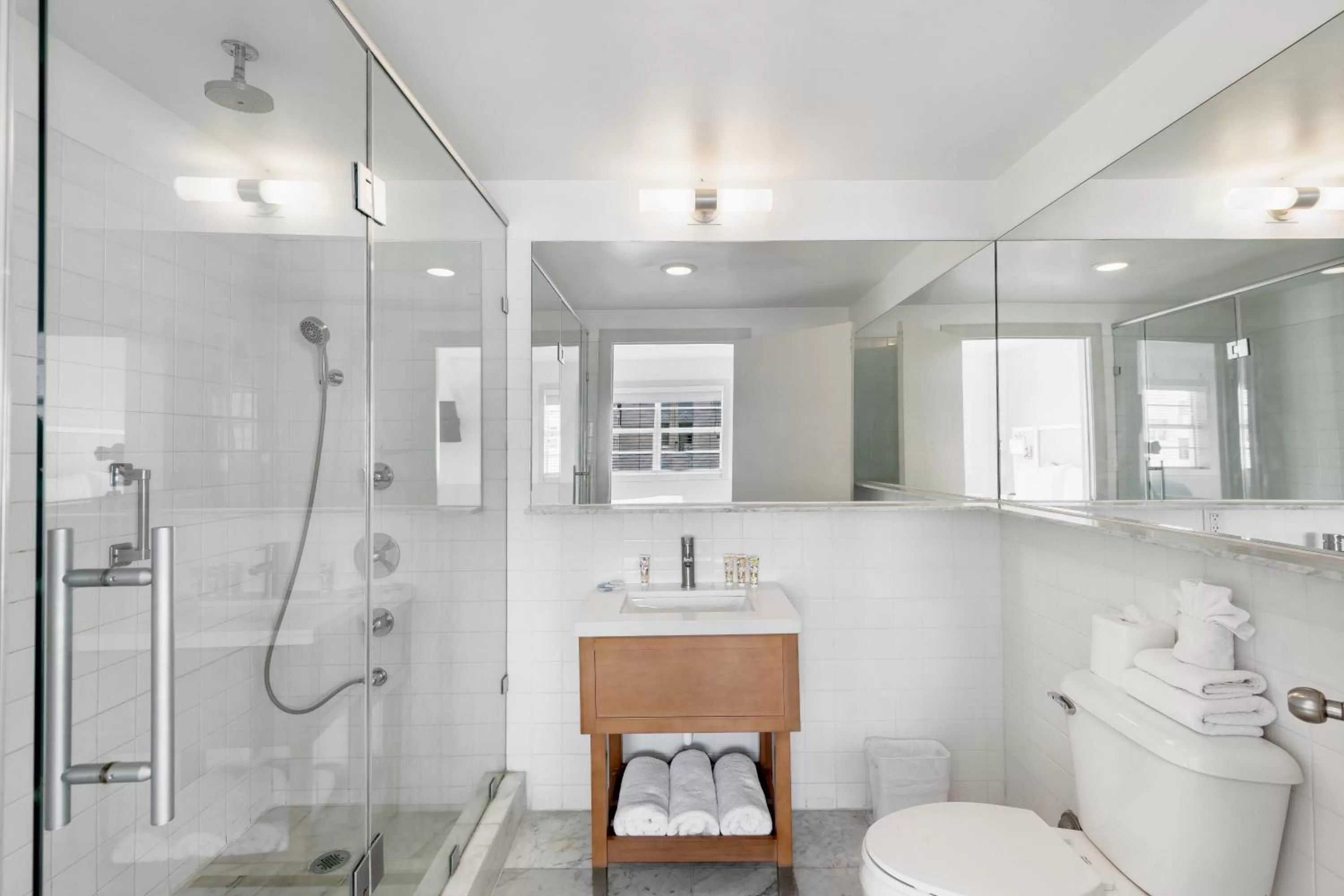 Bathroom in Townhouse Hotel, BW Signature Collection