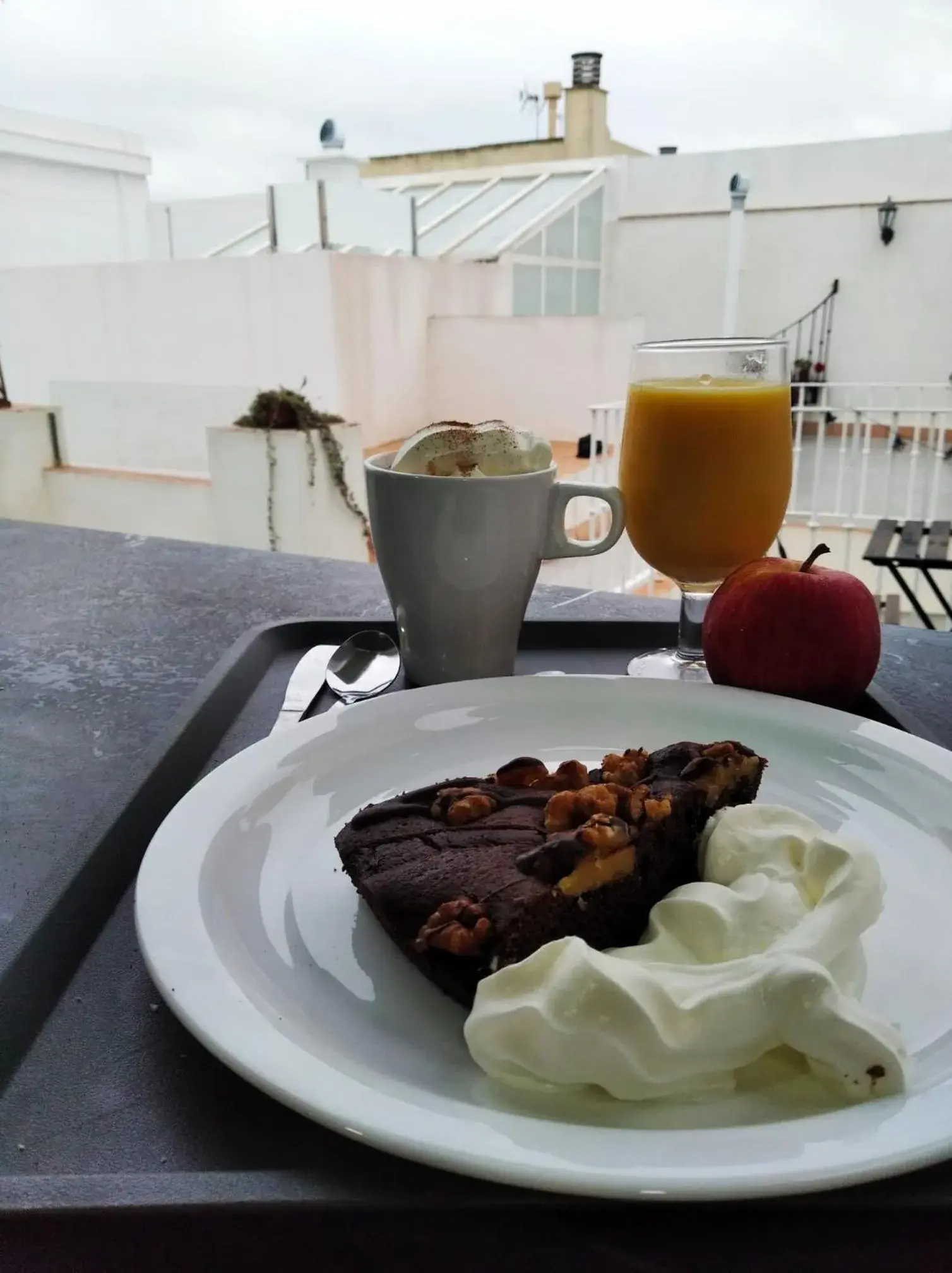 Continental breakfast in Planeta Cadiz Hostel