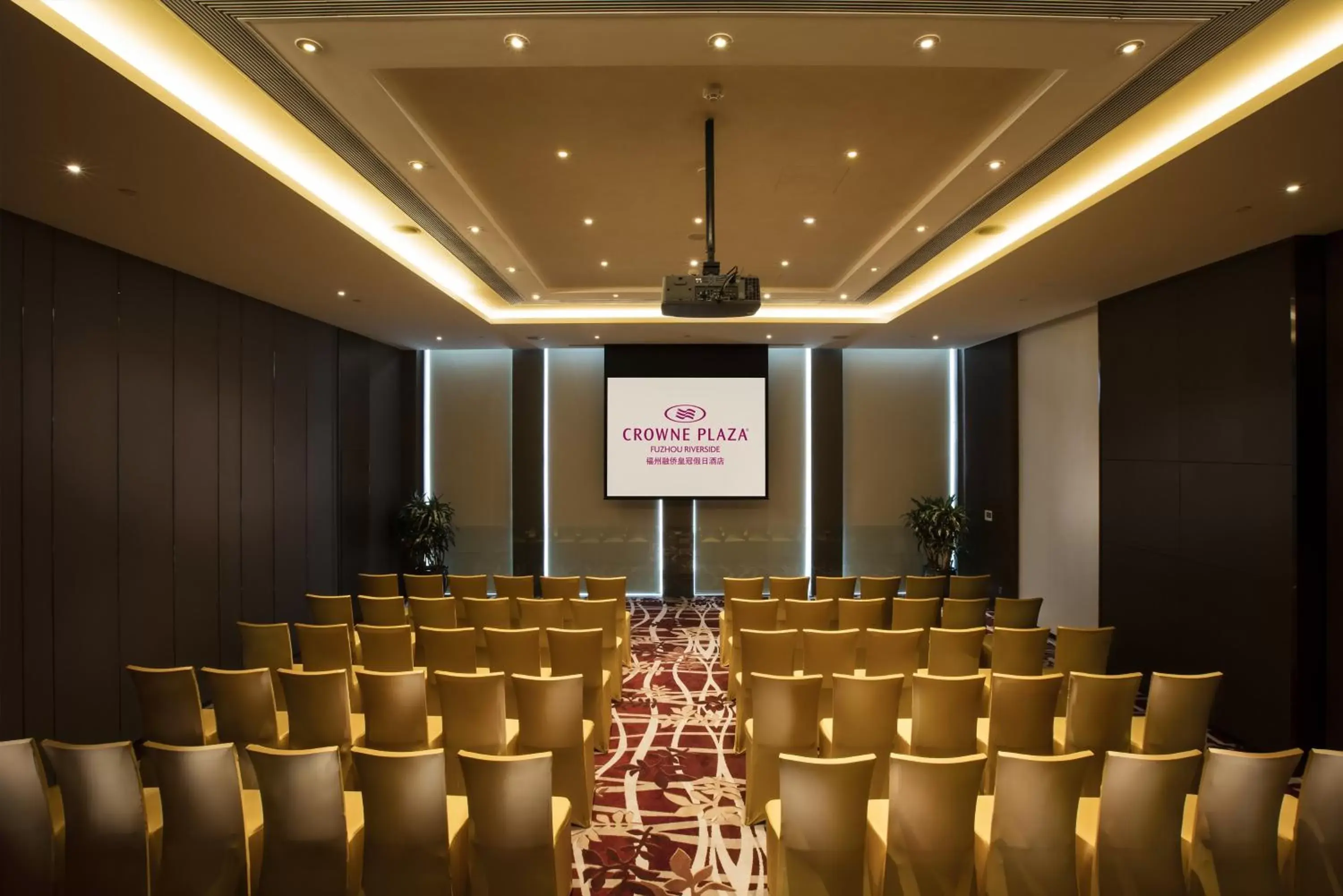 Meeting/conference room, Business Area/Conference Room in Crowne Plaza Fuzhou Riverside, an IHG Hotel