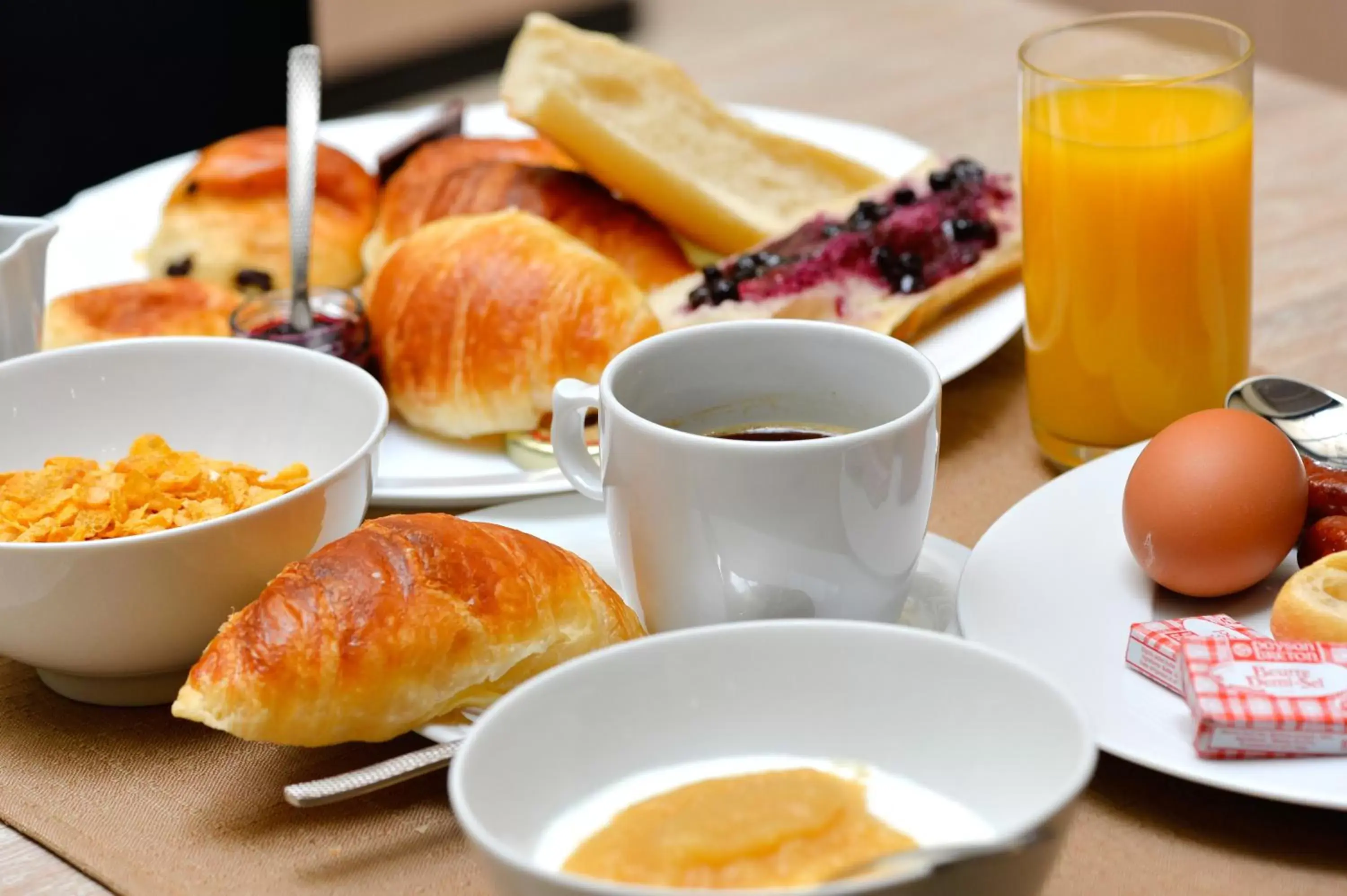 Breakfast in Hotel le 18 Paris