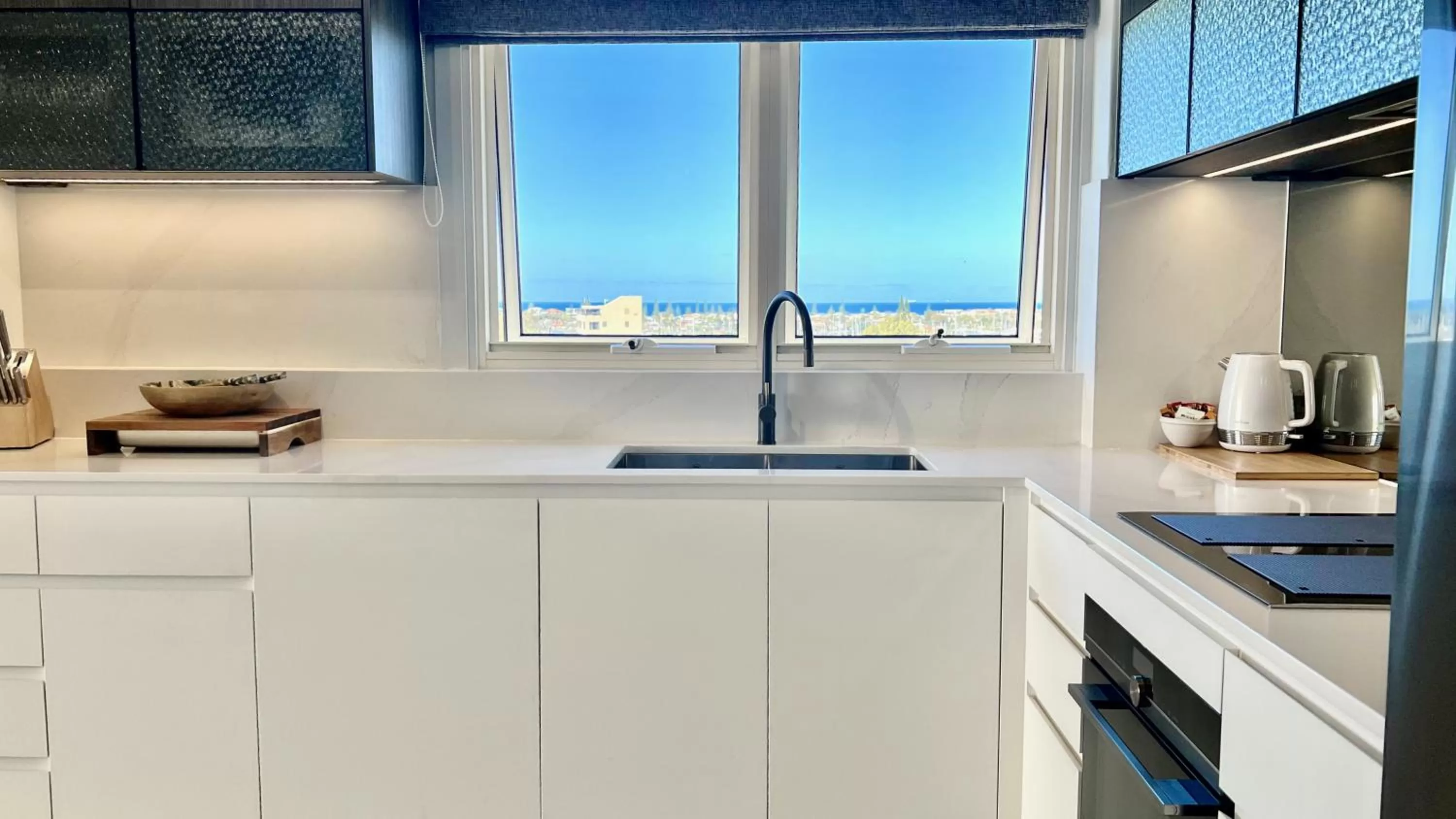 kitchen in 84 The Spit Holiday Apartments