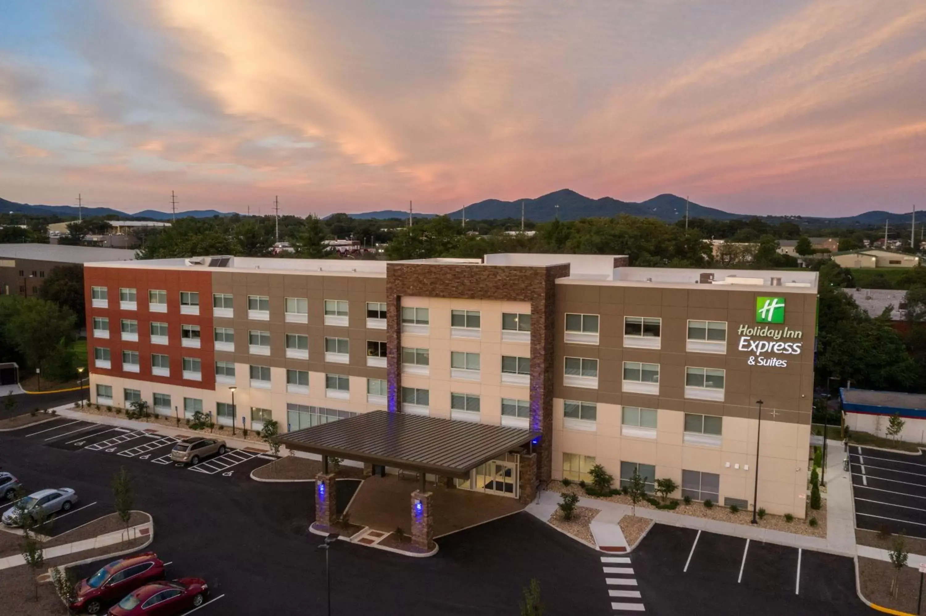 Nearby landmark in Holiday Inn Express & Suites - Roanoke – Civic Center