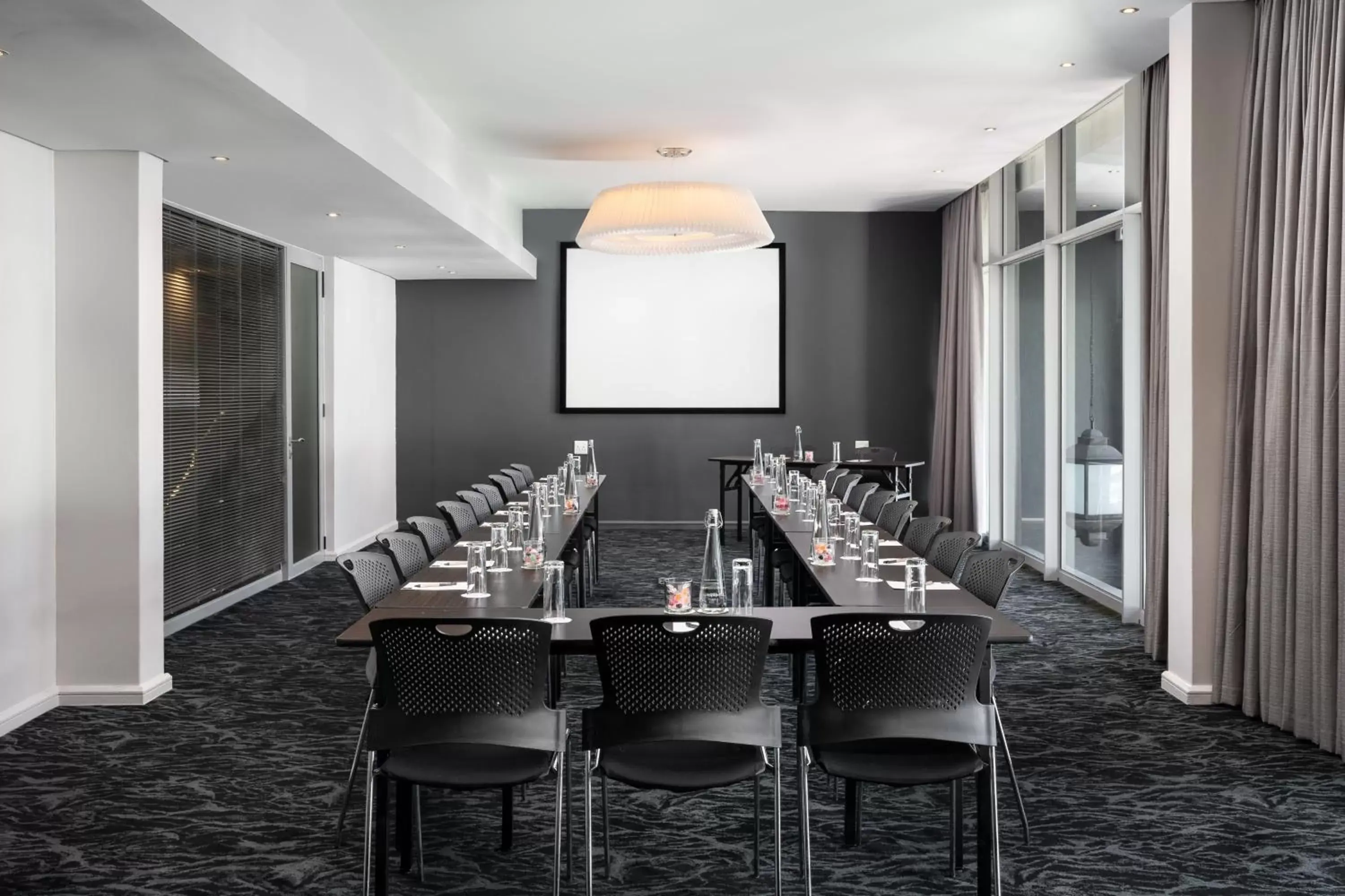 Meeting/conference room in Protea Hotel Fire & Ice by Marriott Cape Town