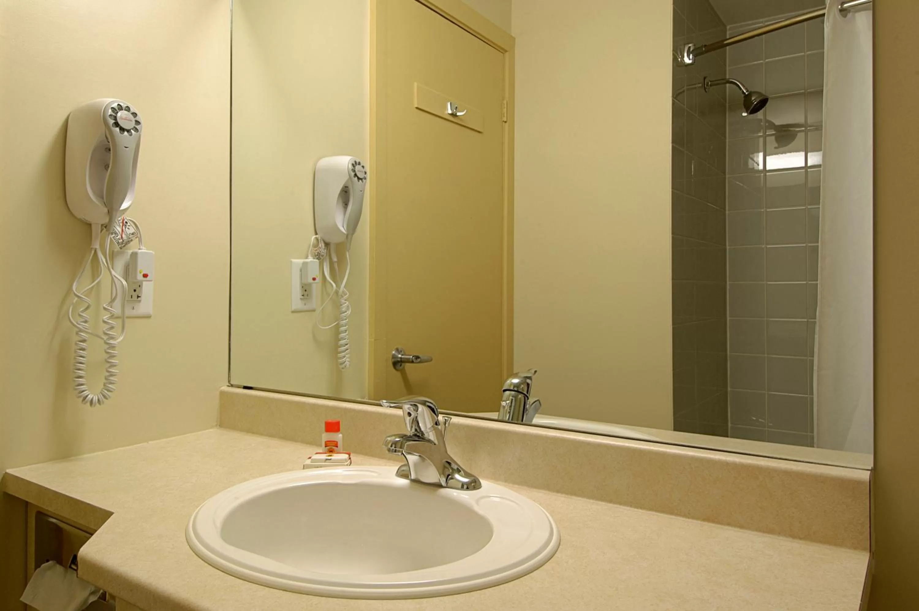 Bathroom in Super 8 by Wyndham Campbellton NB