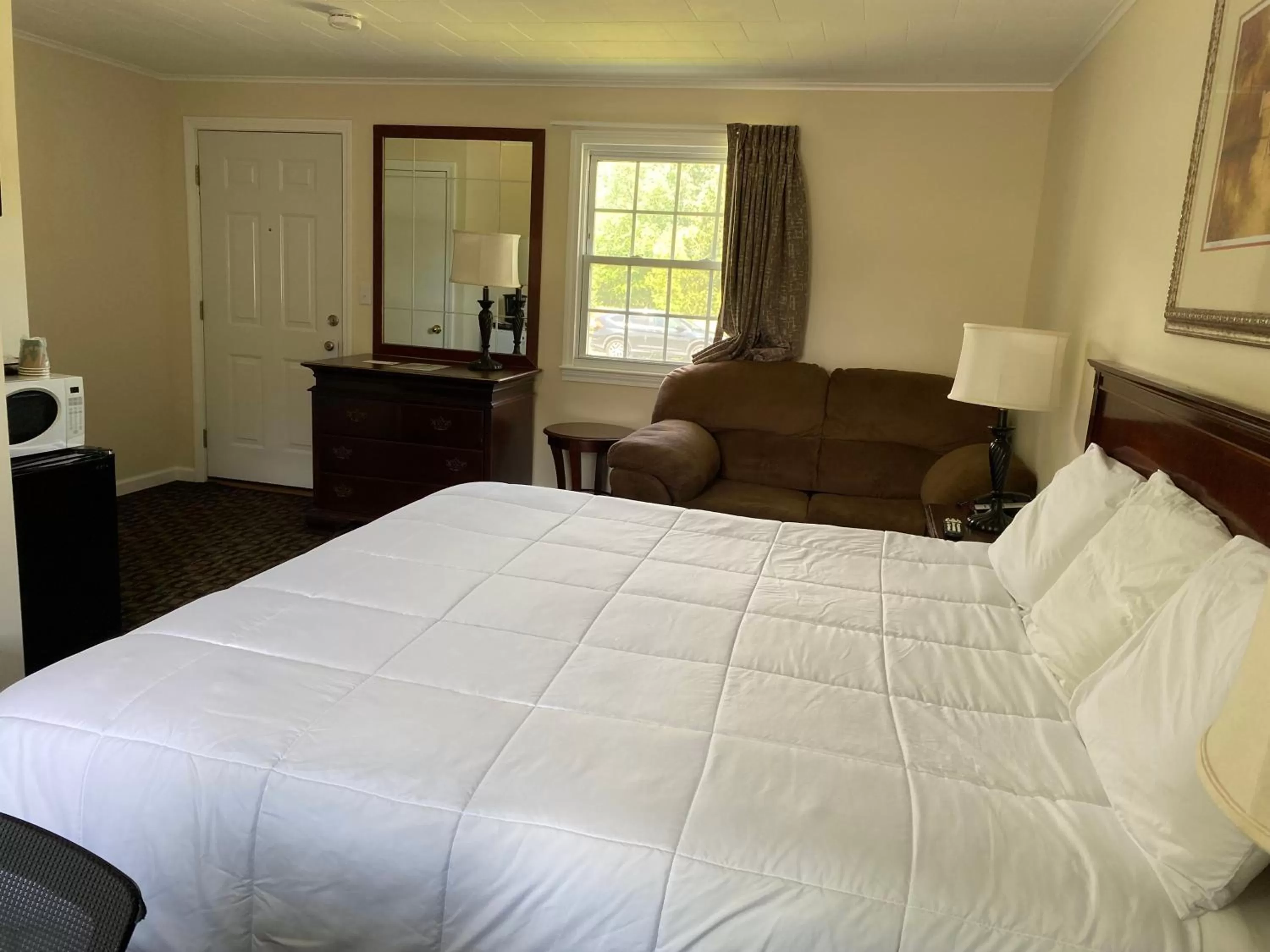 Bed in Villager Motel