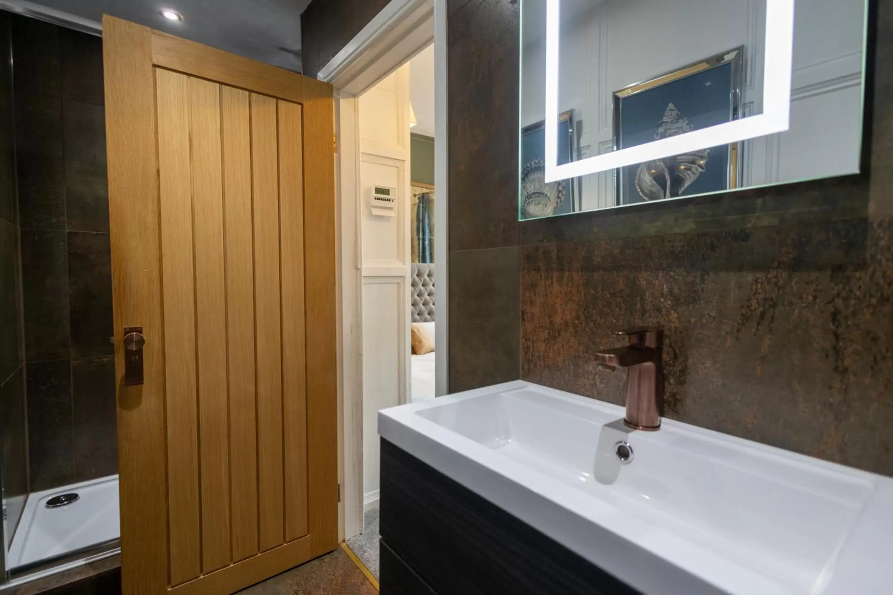 Bathroom in The Lower Buck Inn