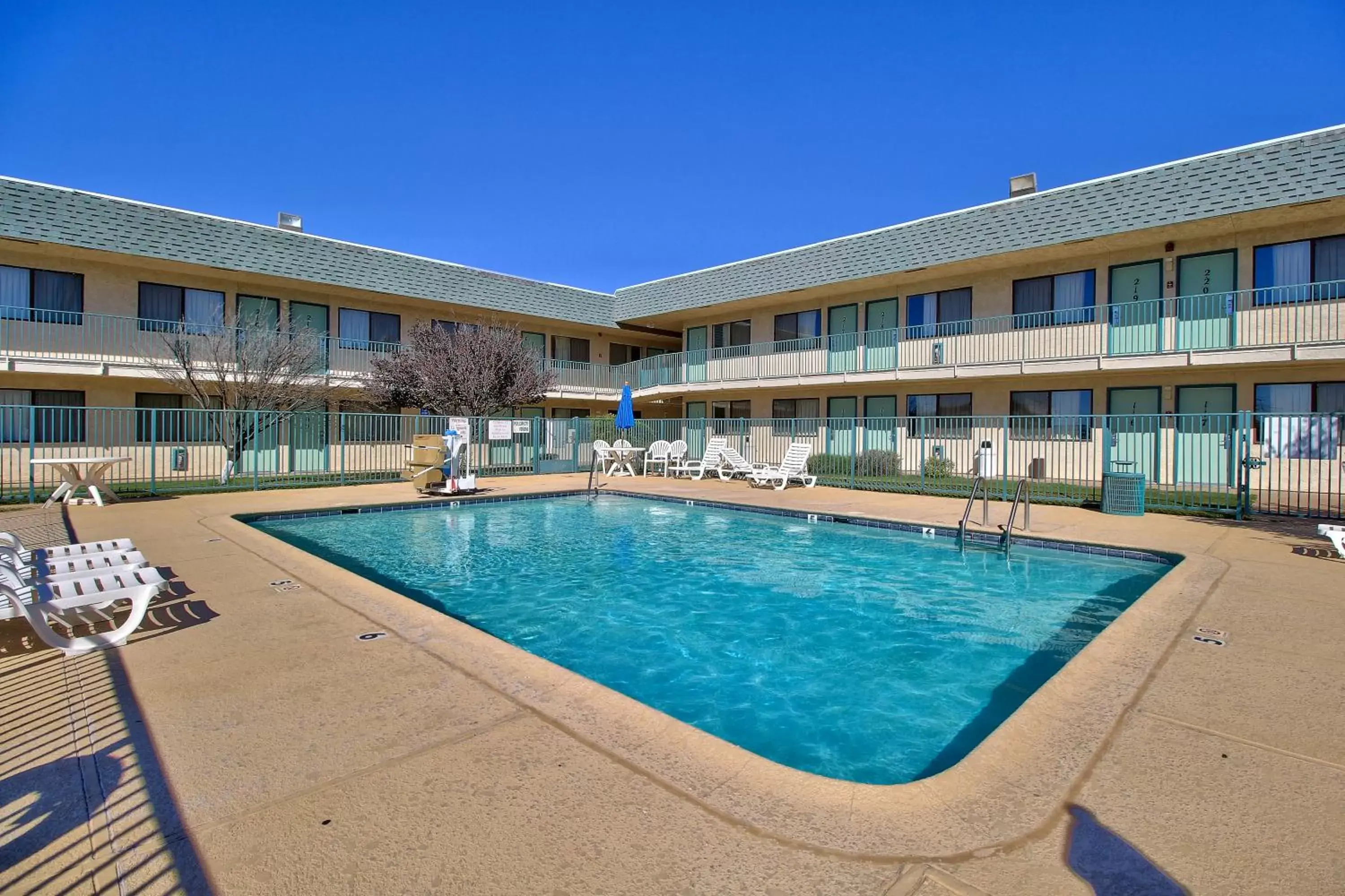 Swimming pool, Property Building in Motel 6-Douglas, AZ