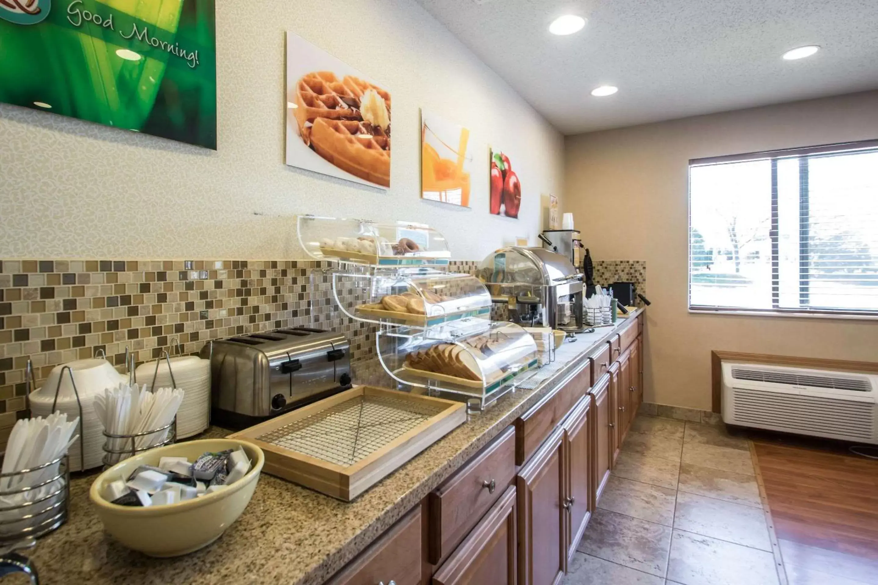 Restaurant/places to eat in Quality Inn & Suites Sun Prairie Madison East