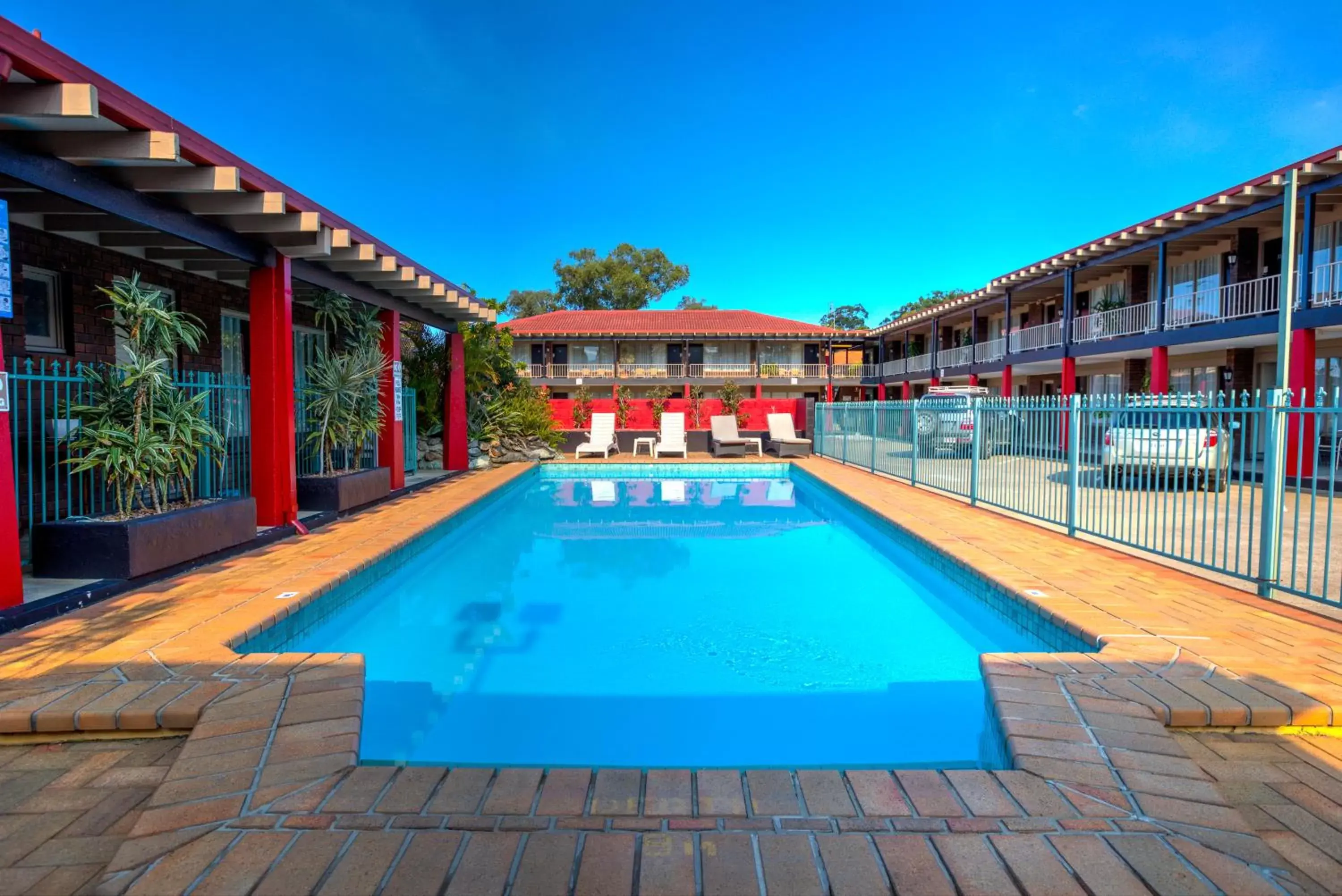Swimming Pool in Best Western Zebra Motel
