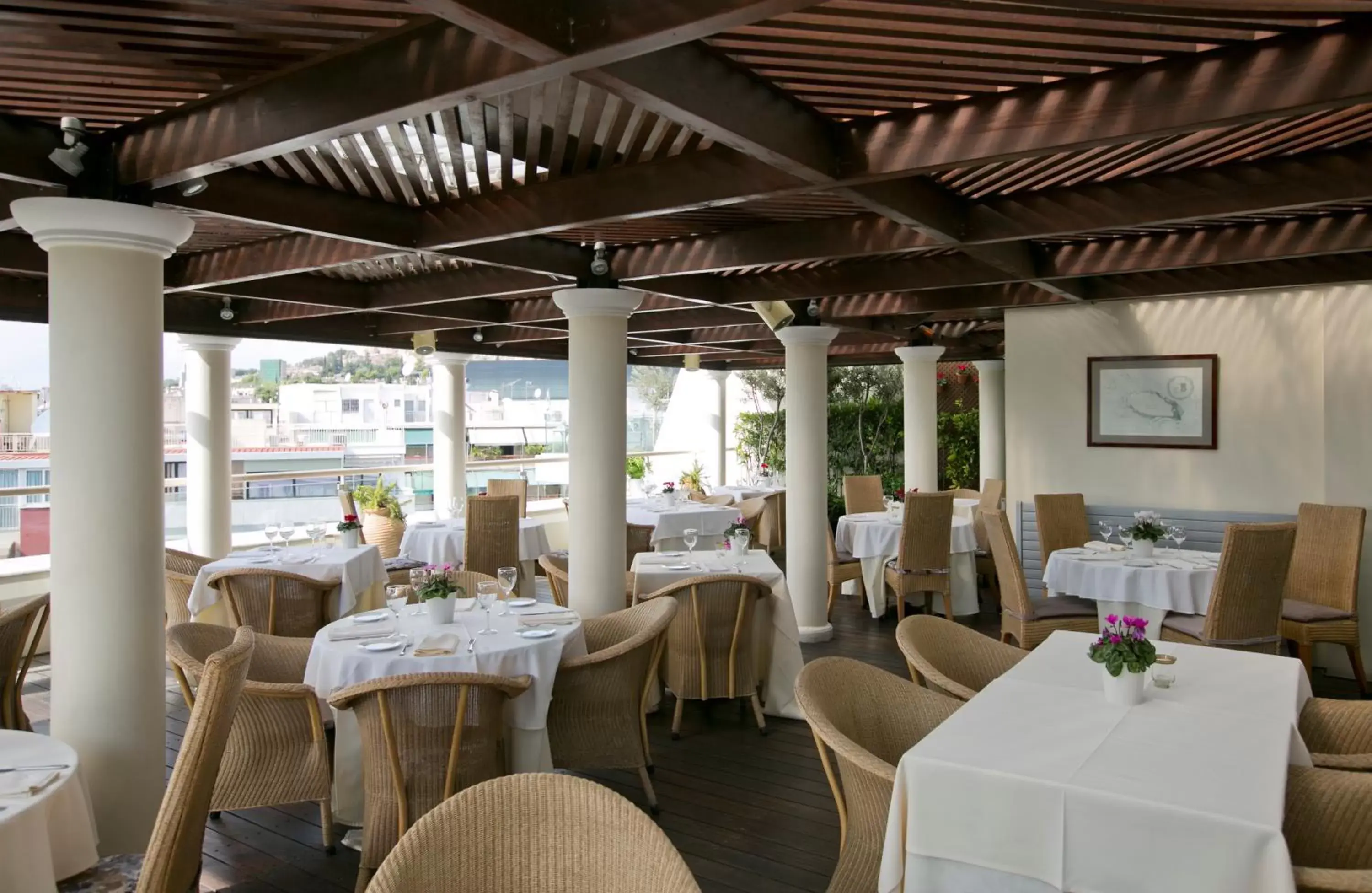 Restaurant/Places to Eat in Hera Hotel