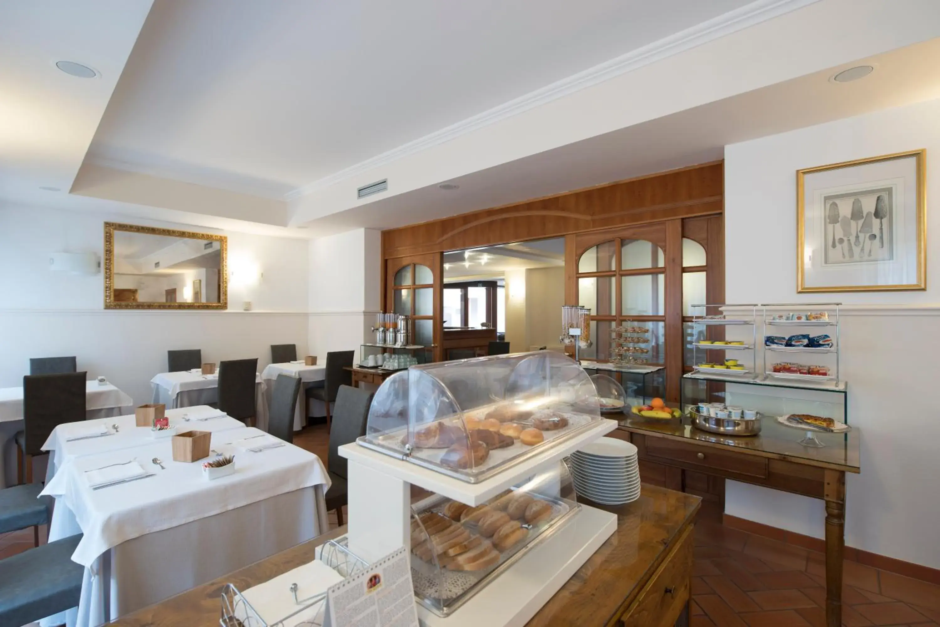 Food, Restaurant/Places to Eat in Hotel Villa Colico