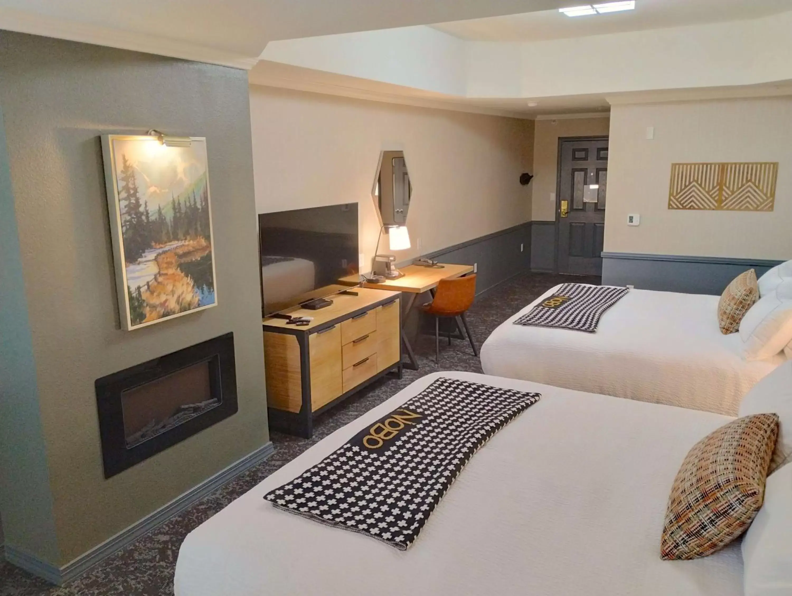 Bedroom, Bed in Hotel NoBo Cascade, Tapestry Collection by Hilton Bedroom, Bed in Hotel NoBo Cascade, Tapestry Collection by Hilton