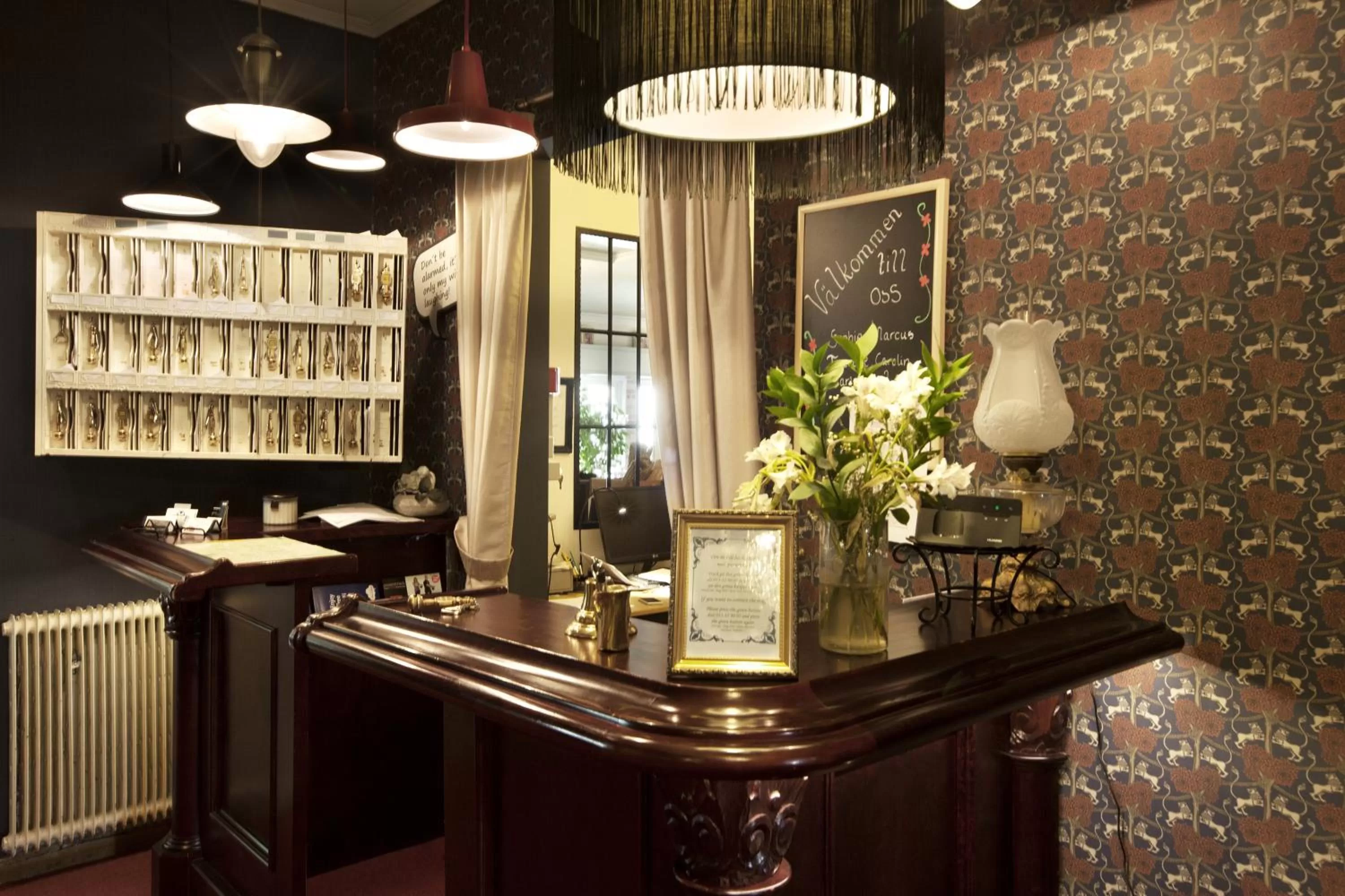 Lobby or reception in Park Hotel Linköping Fawlty Towers