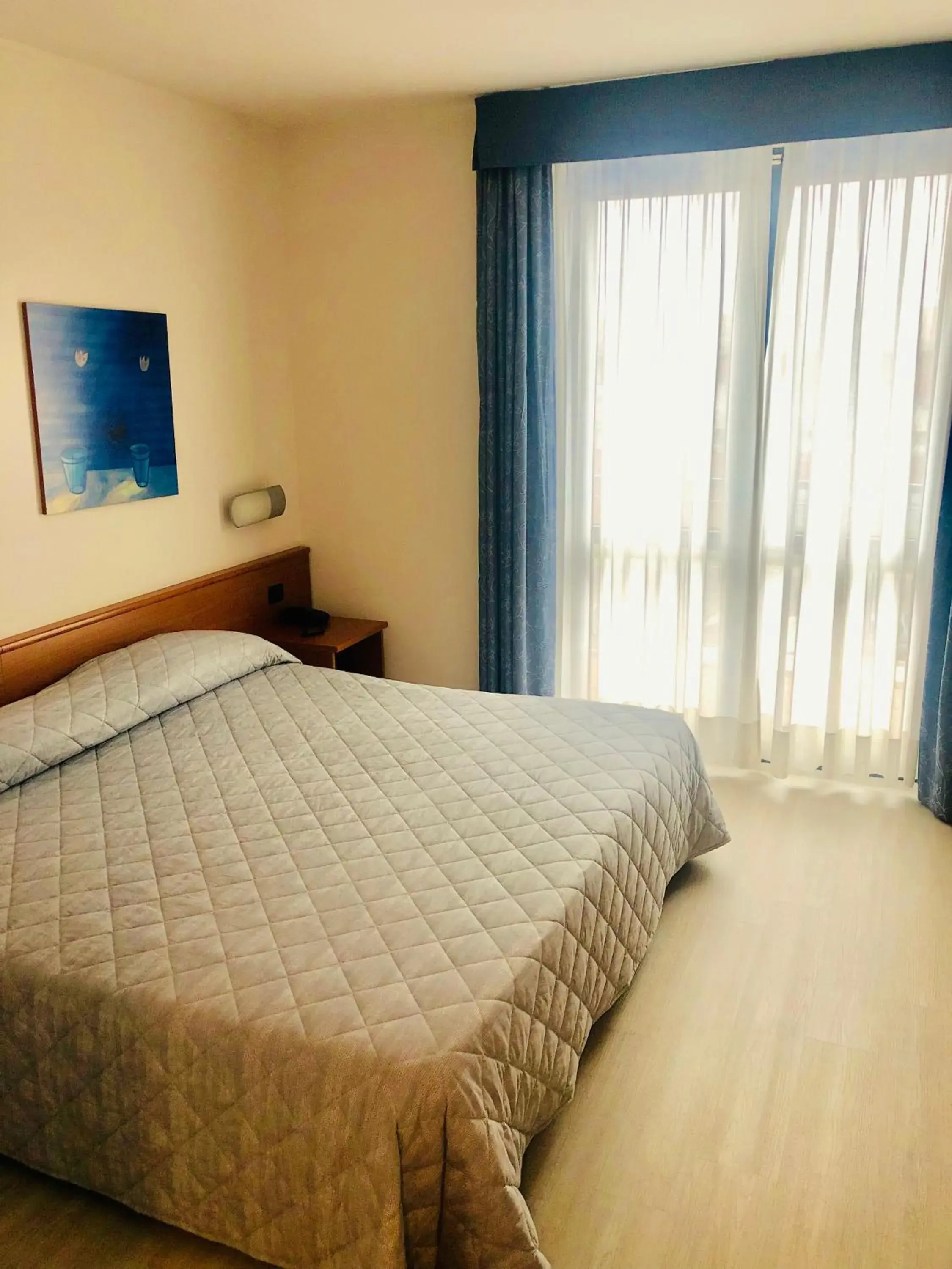 Bedroom, Bed in Hotel Gallia