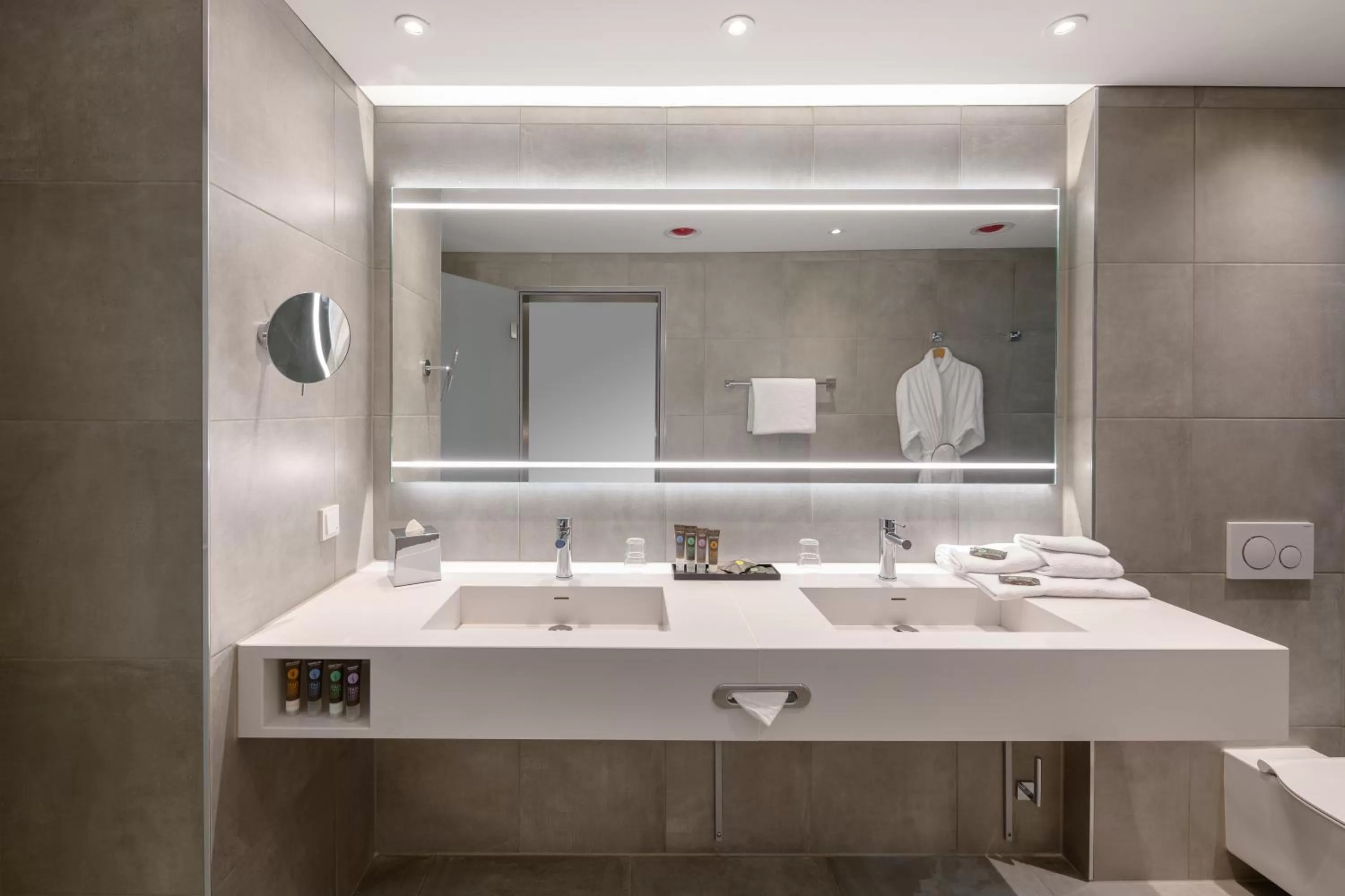 Bathroom in Novotel München Messe