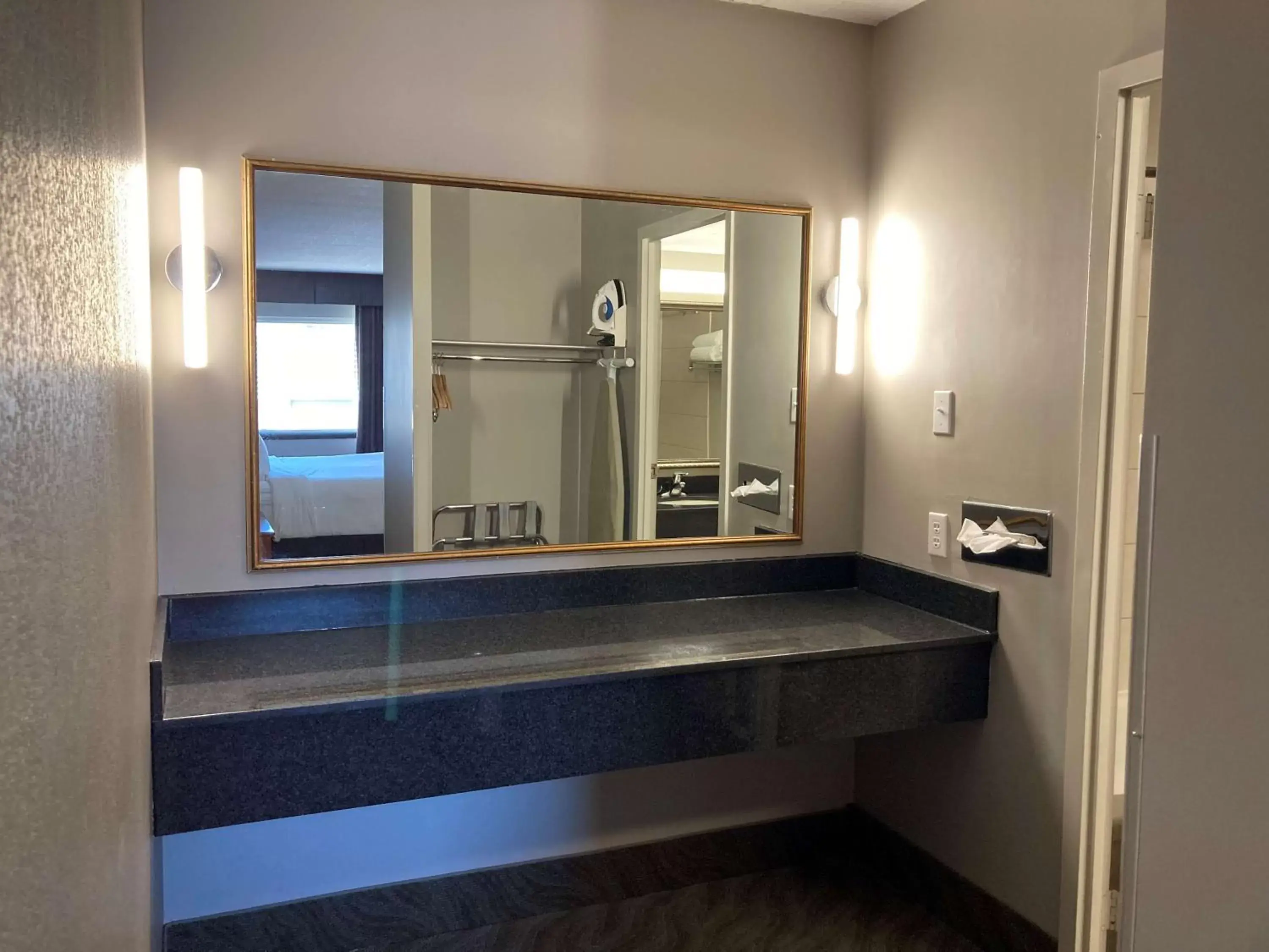 Photo of the whole room, Bathroom in Best Western North Bay Hotel & Conference Centre