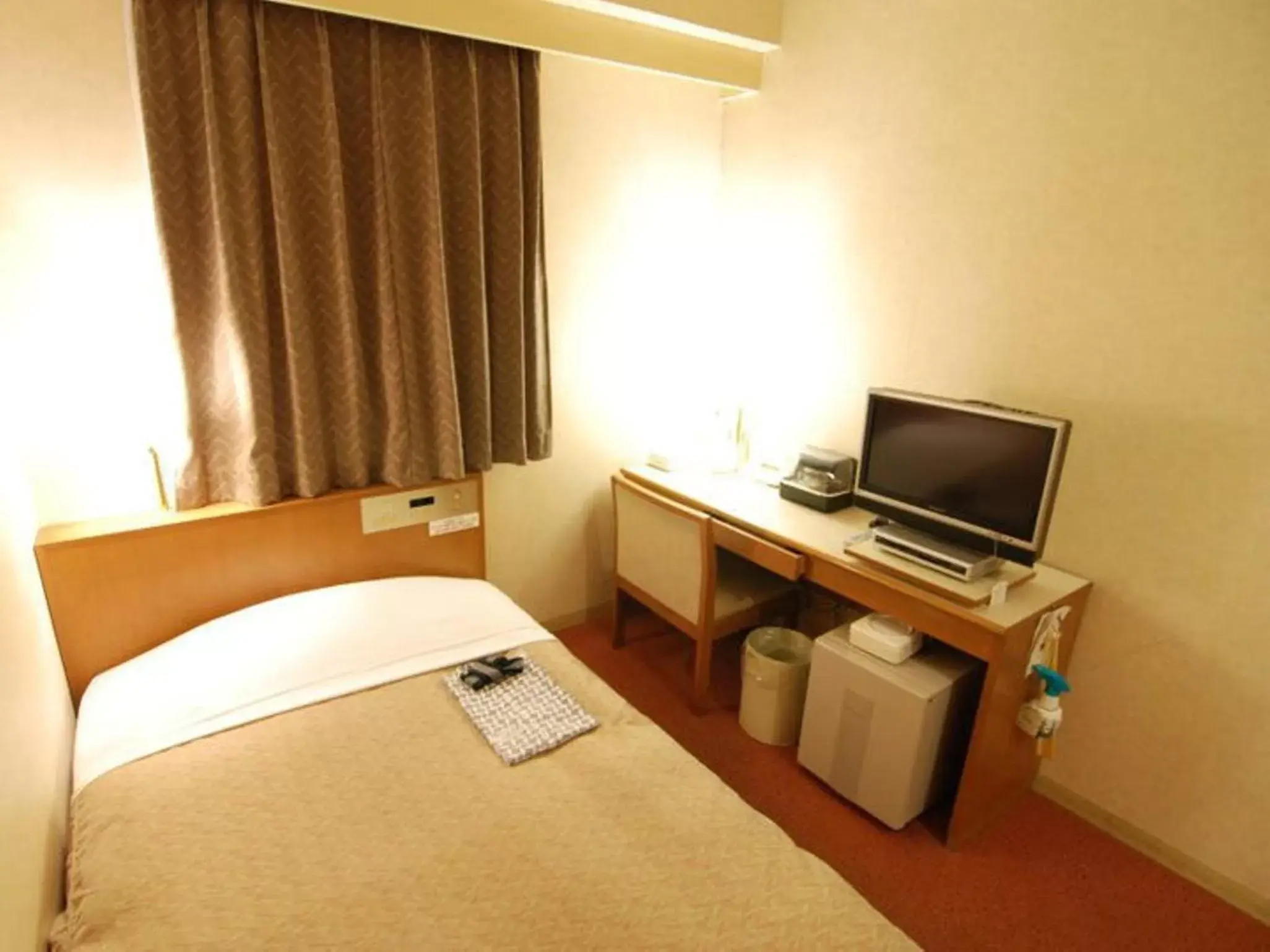 Photo of the whole room, Bed in Hotel New Star Ikebukuro