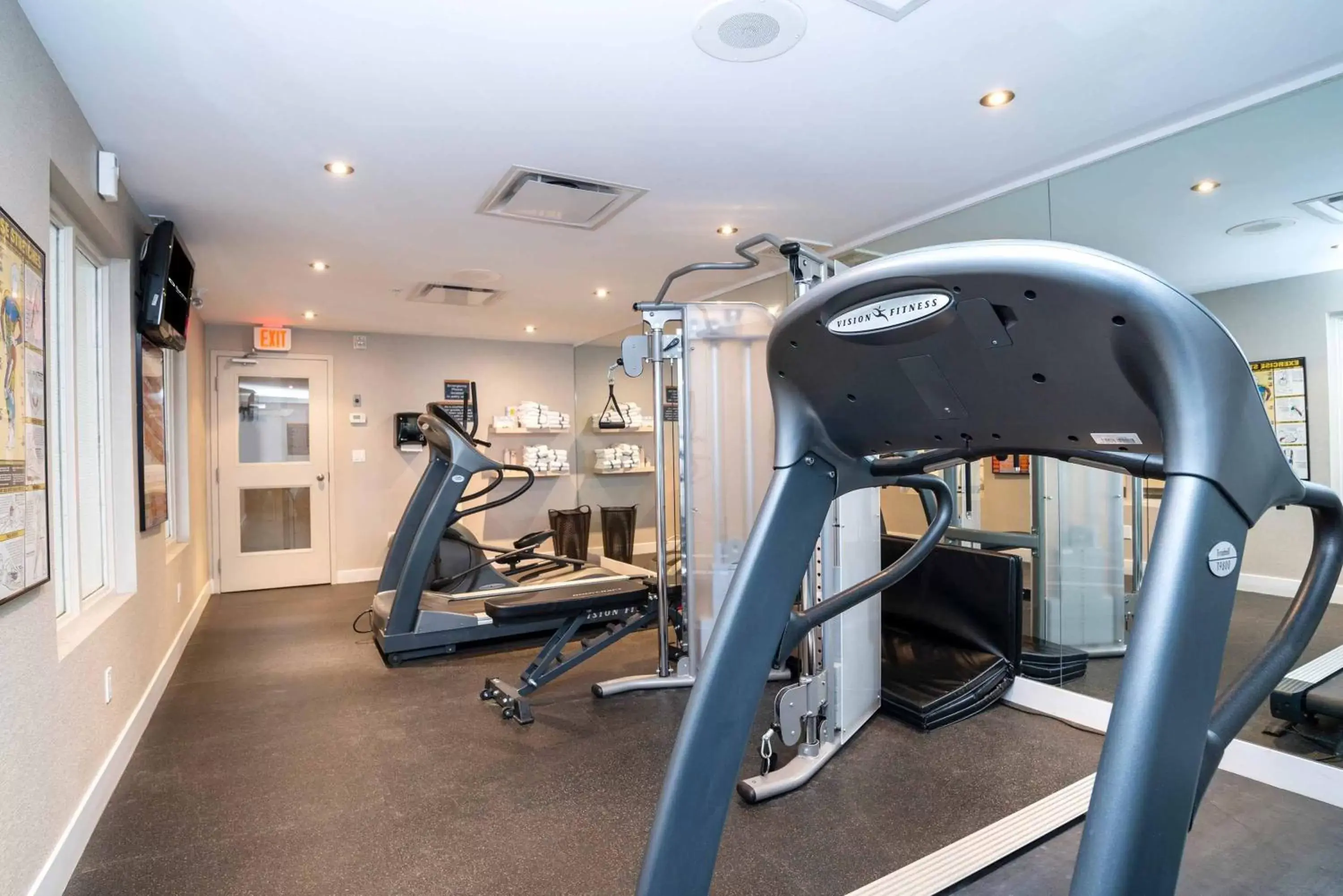 Fitness centre/facilities, Fitness Center/Facilities in Sandman Hotel & Suites Calgary South