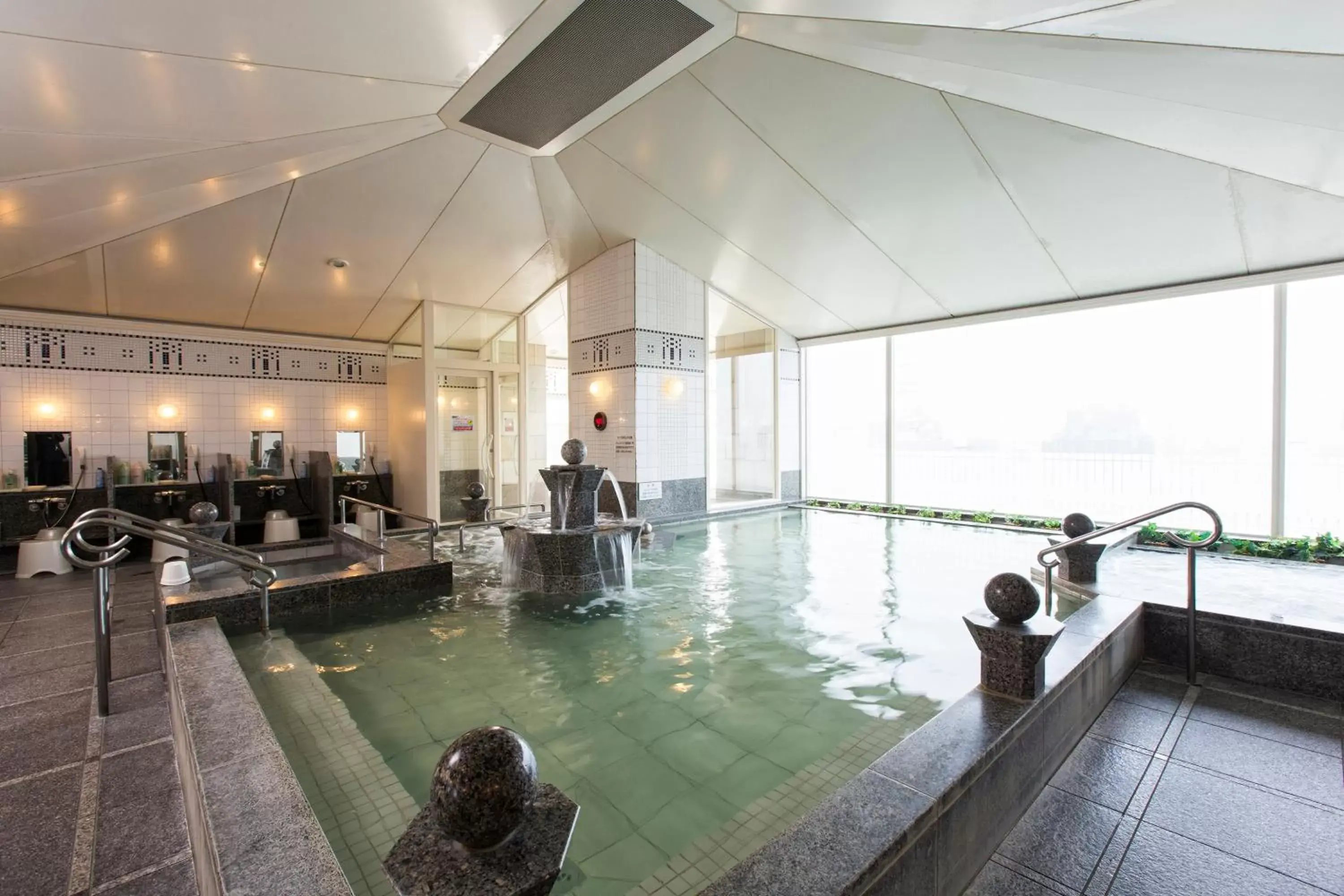 Hot Spring Bath, Swimming Pool in Hotel Monterey Edelhof Sapporo