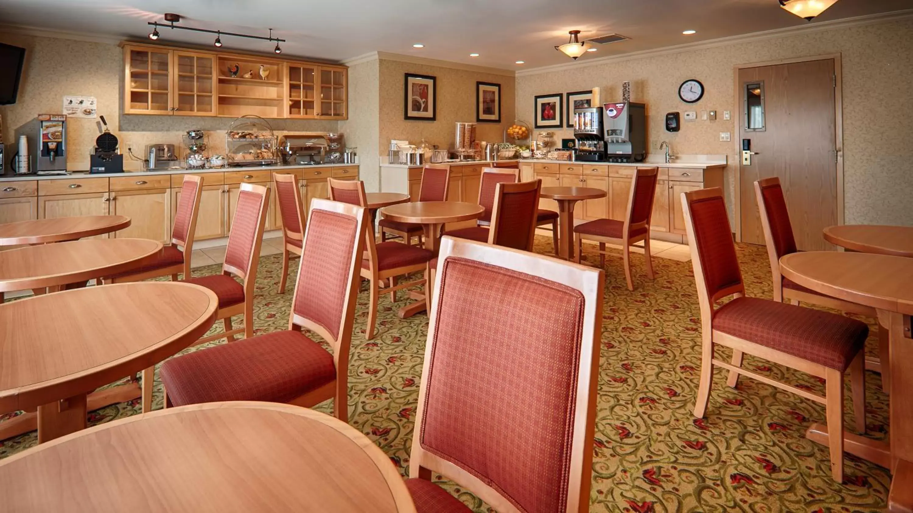 Restaurant/Places to Eat in Best Western PLUS Langley Inn