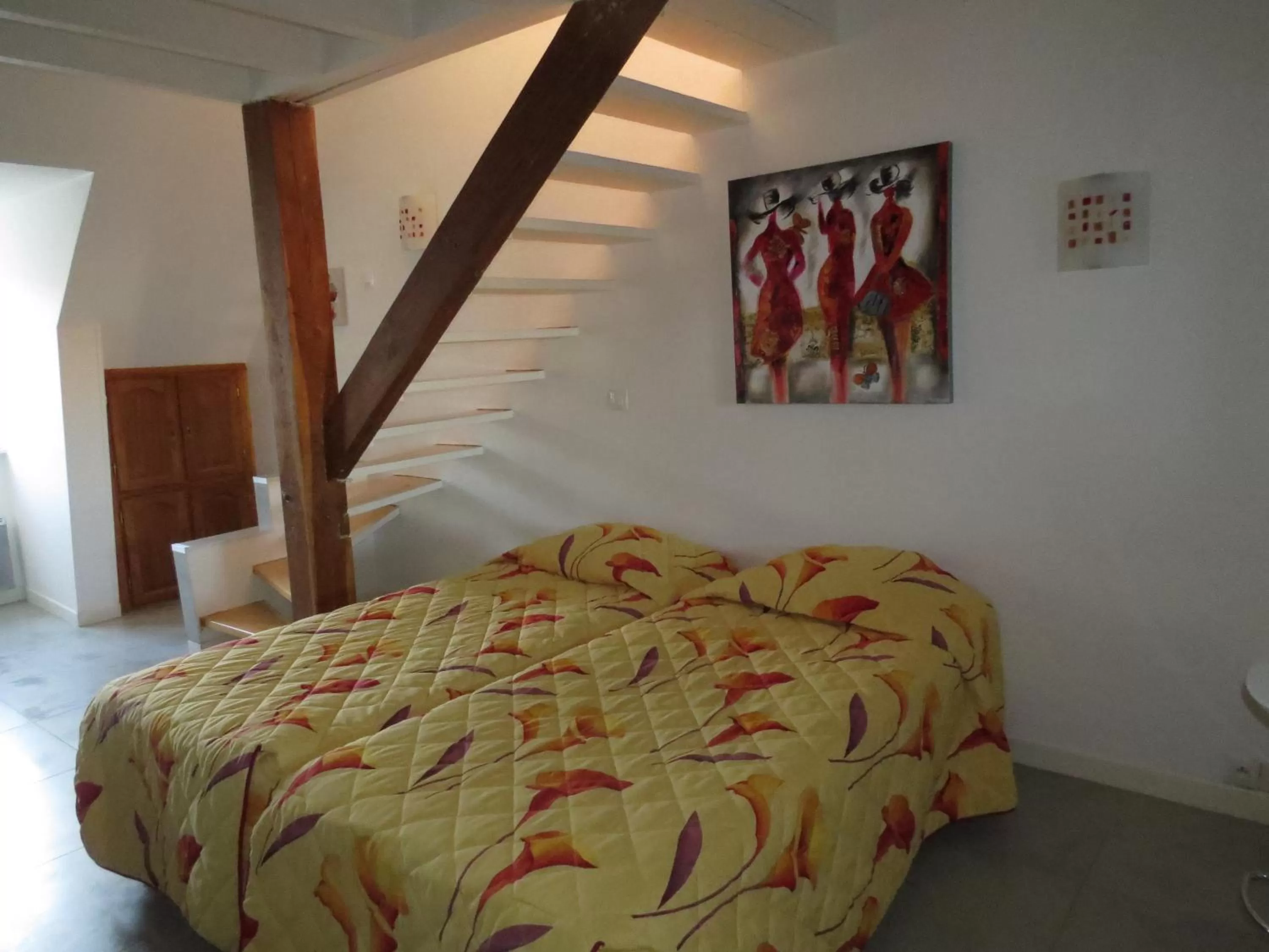 Bed in ApartHotel François 1er - 16ème