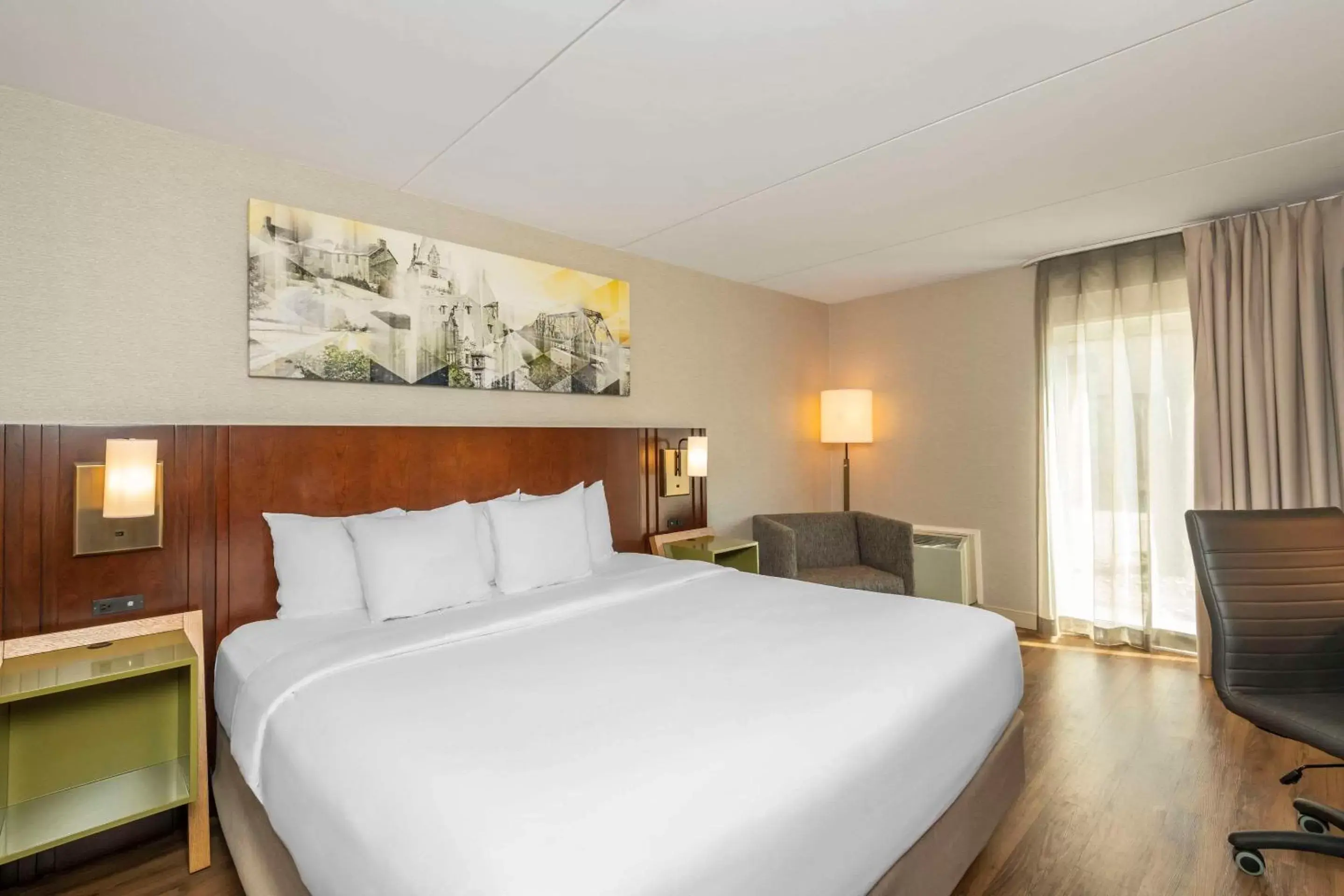 Bedroom, Bed in Comfort Inn Bedroom, Bed in Comfort Inn