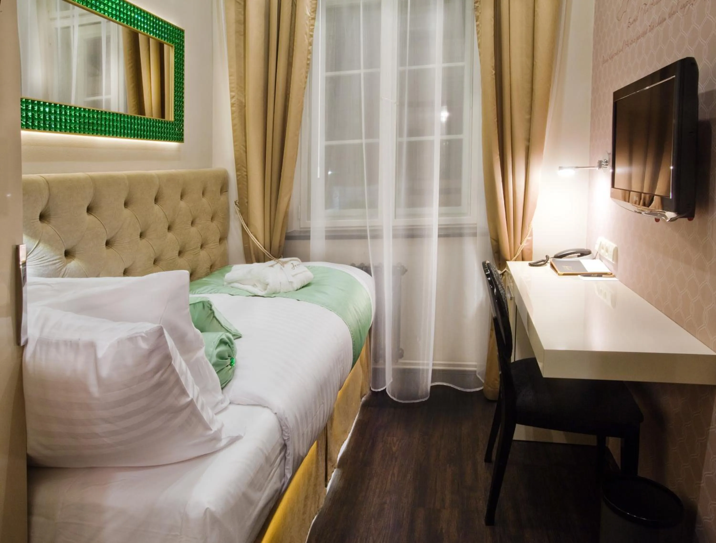 Bed in Design Hotel Jewel Prague