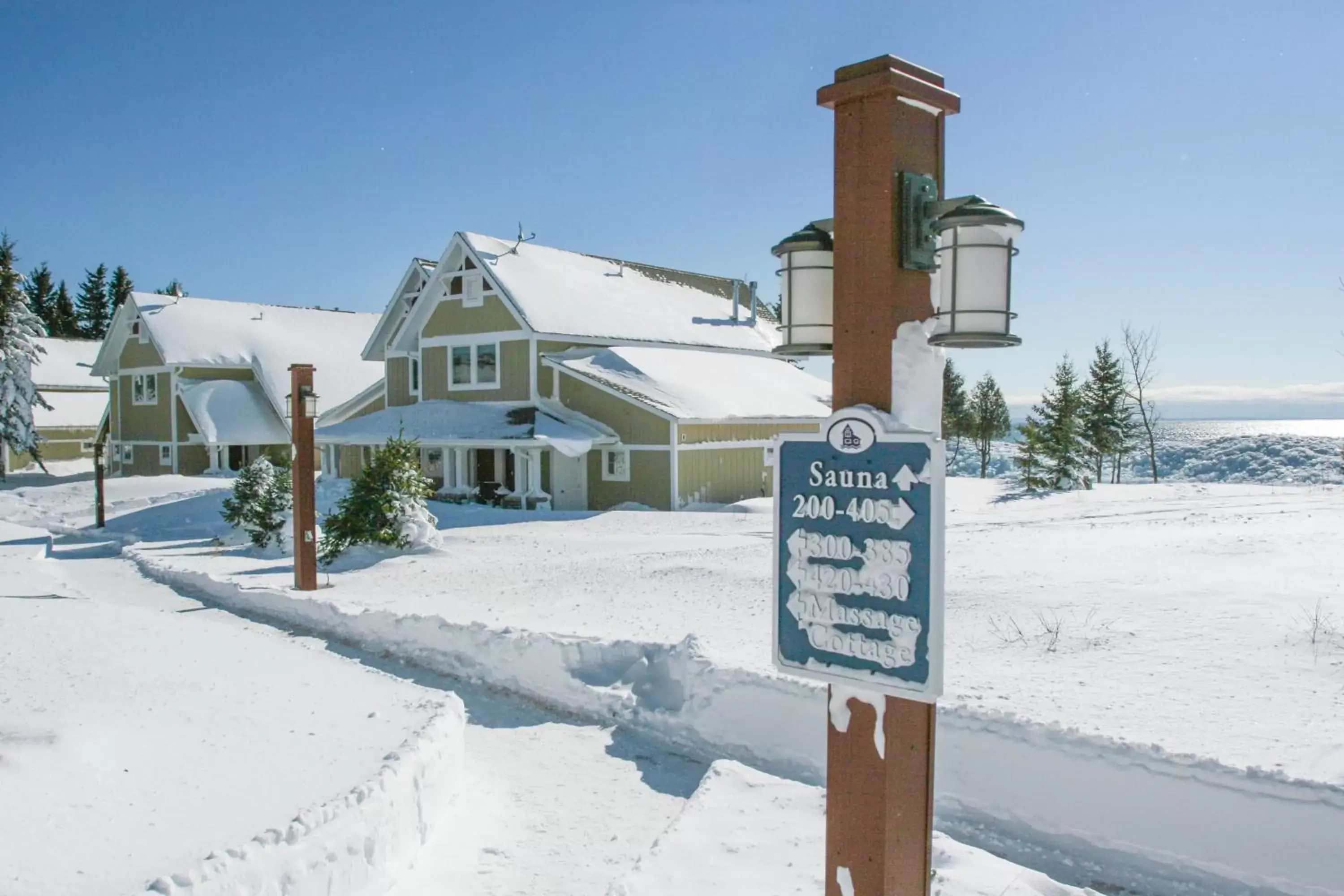 Property building, Winter in Larsmont Cottages