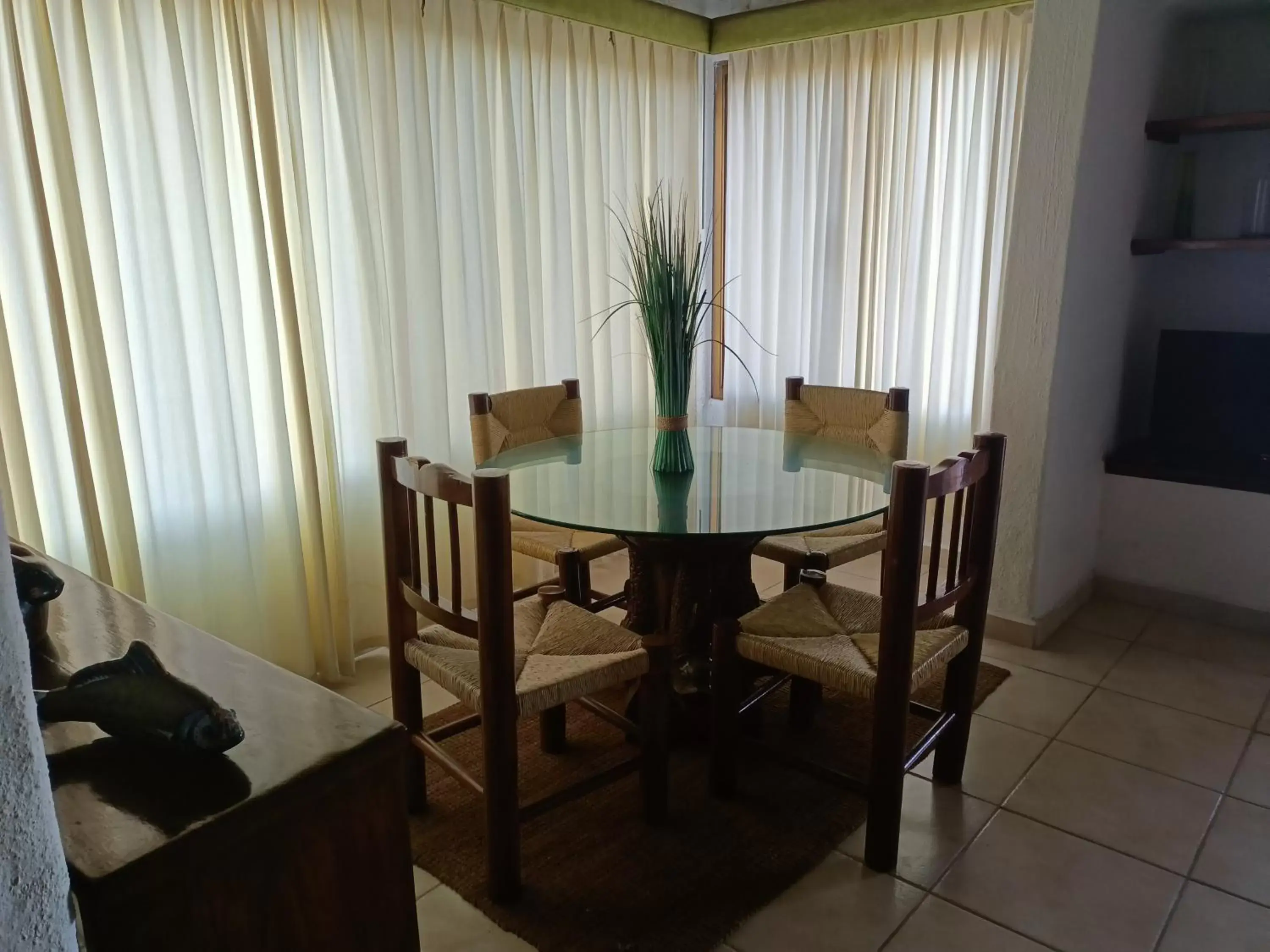 Dining Area in hotel plaza tucanes