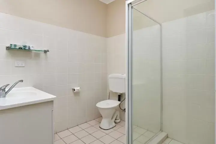 Toilet, Bathroom in Australian Homestead Motor Lodge