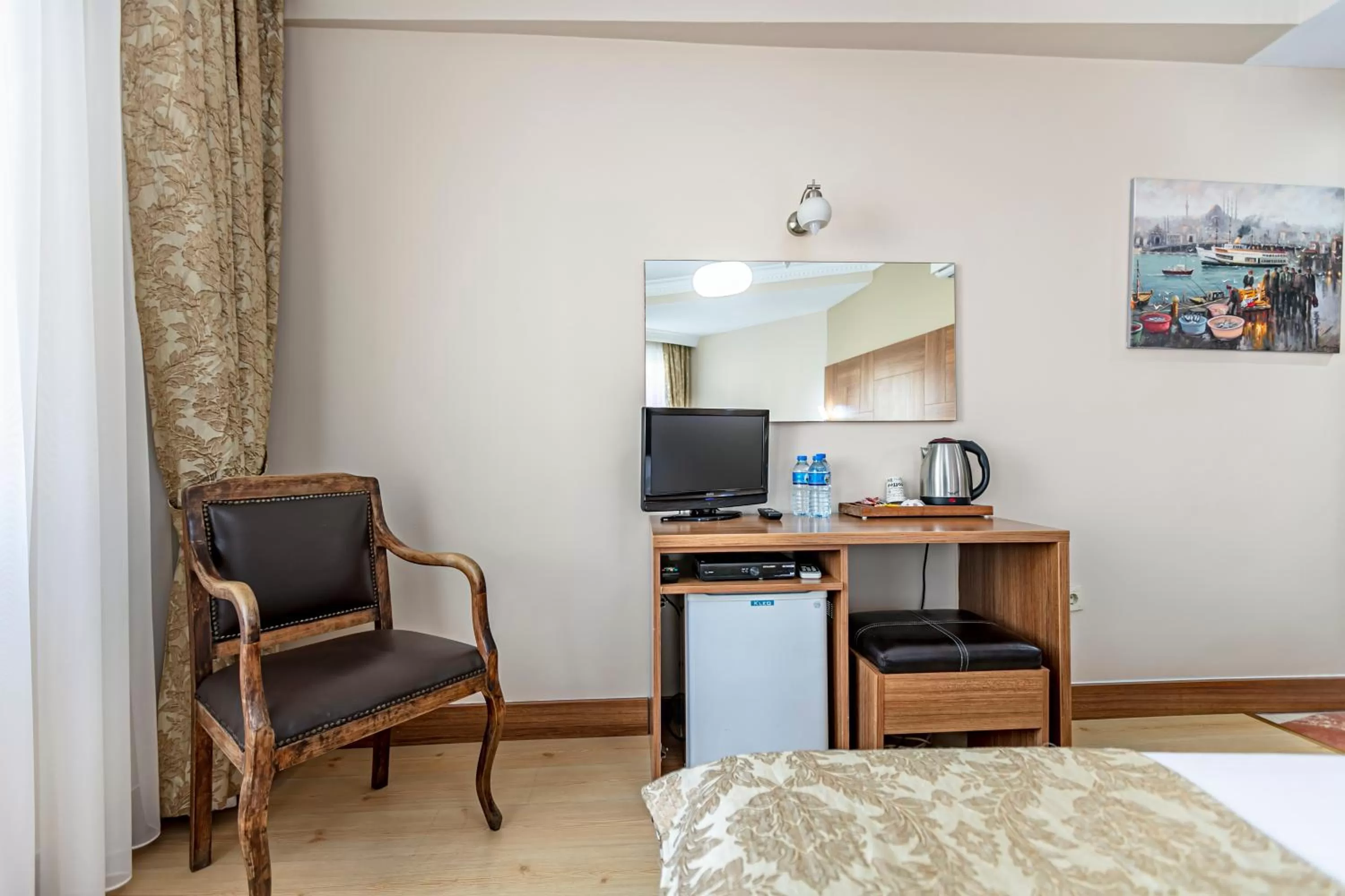 Coffee/tea facilities in Elasophia Hotel