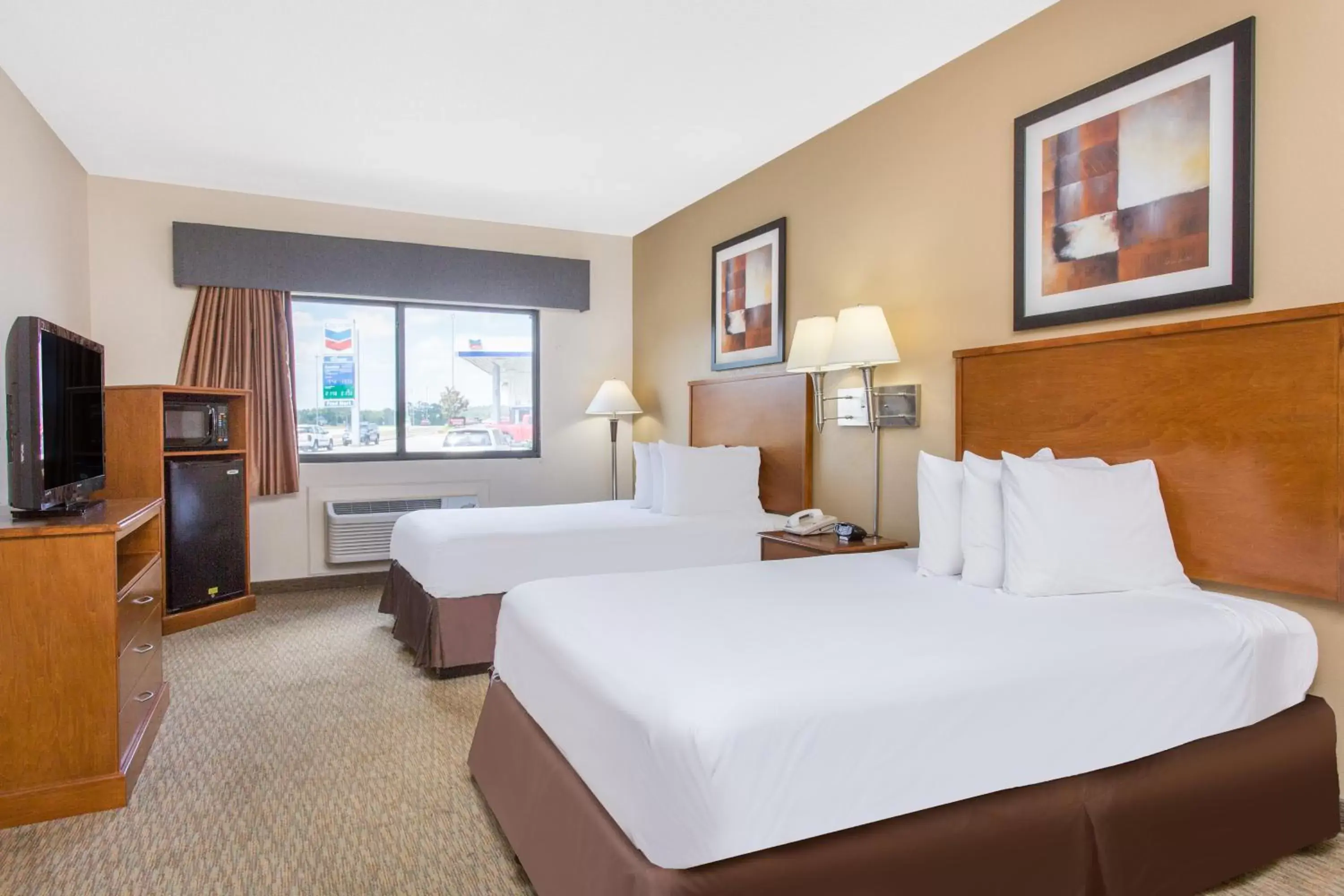 Bed in Days Inn By Wyndham Phenix City Near Fort Moore Bed in Days Inn By Wyndham Phenix City Near Fort Moore