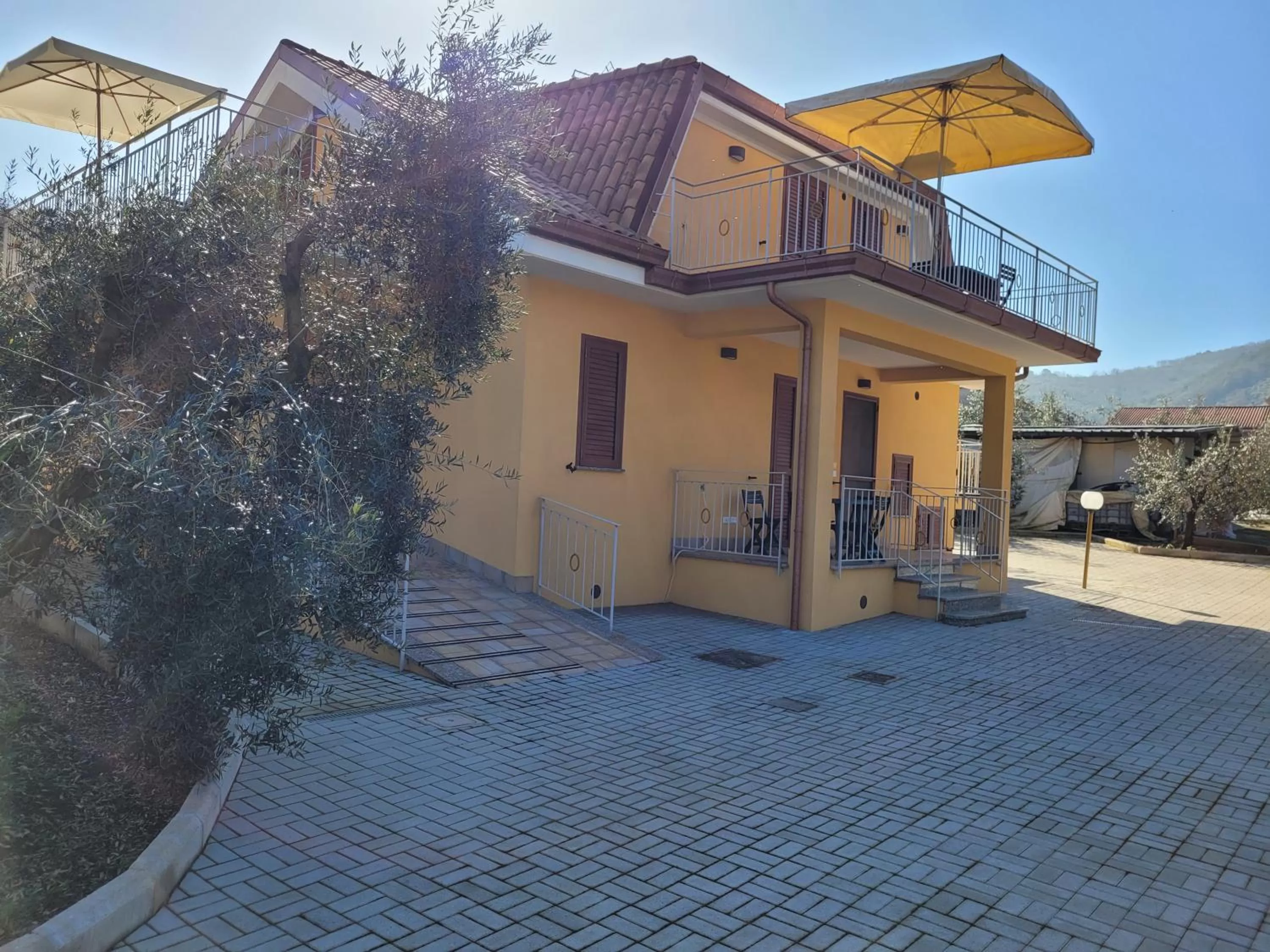 Alloggio turistico Magnifico Alessandro Valle Bernardo 04025 Lenola nei pressi di Fondi LT